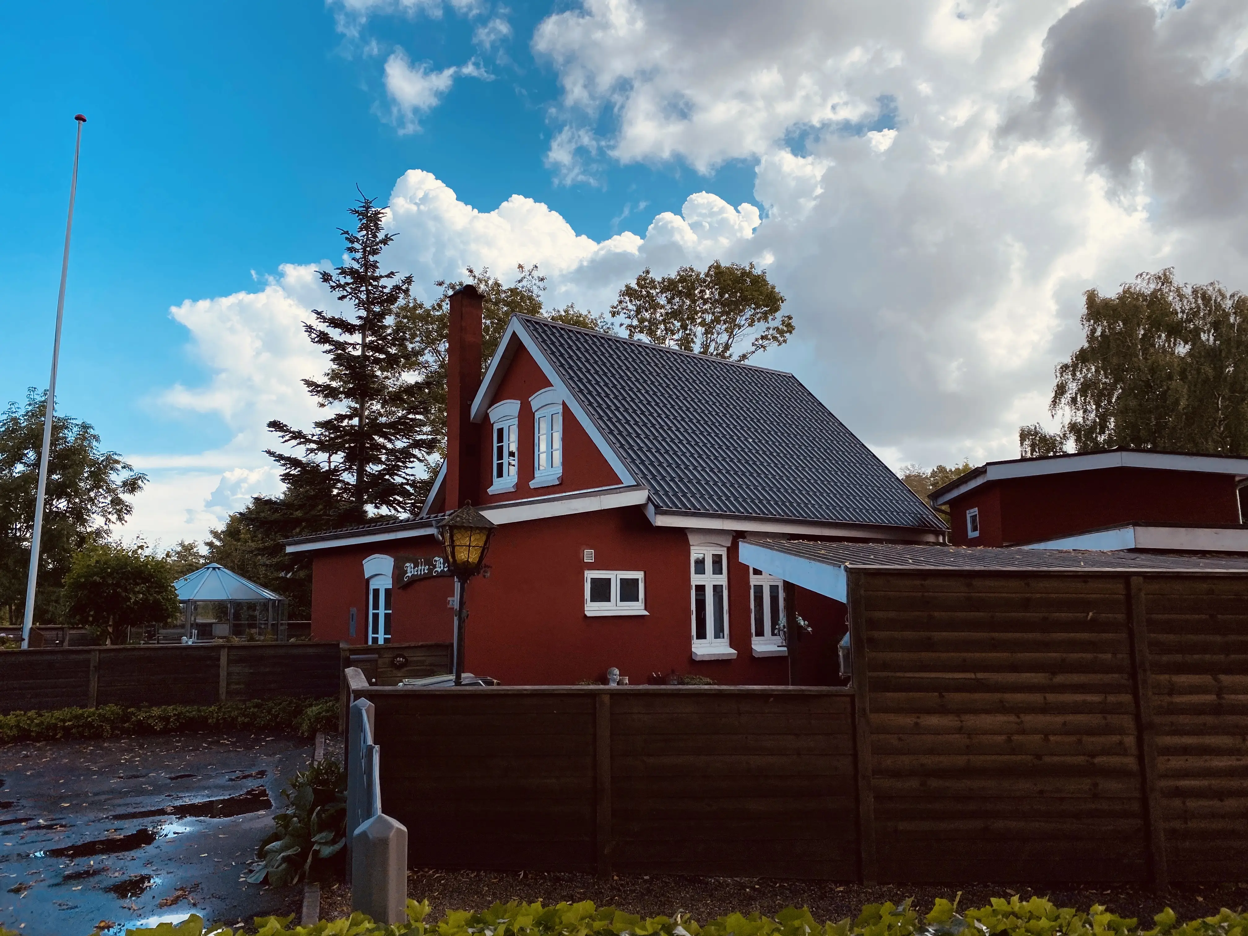 Billede af Rise Billetsalgssted. Billede af Rise Billetsalgssted.