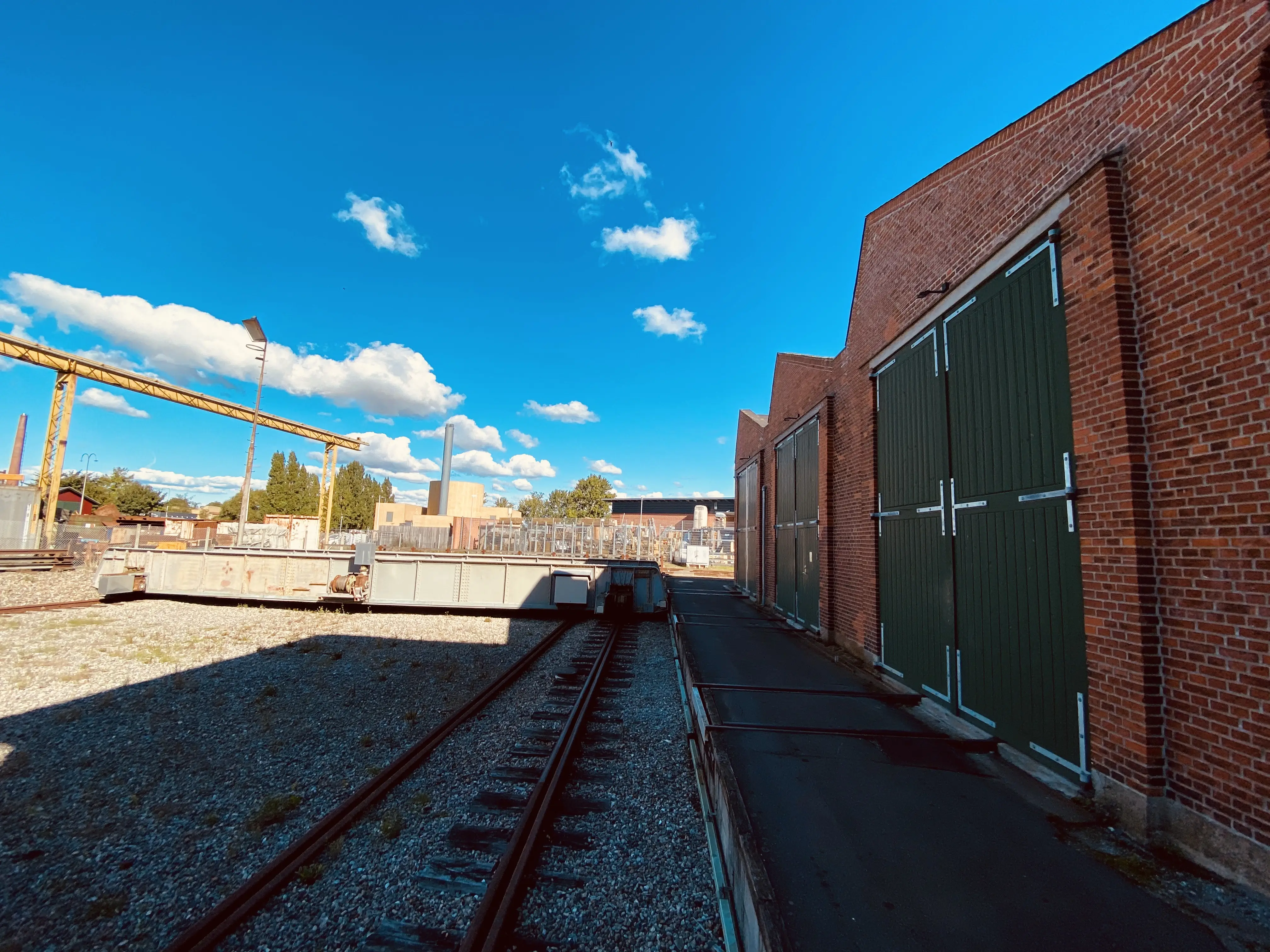 Billede af Faaborg Stations remise. Billede af Faaborg Stations remise.