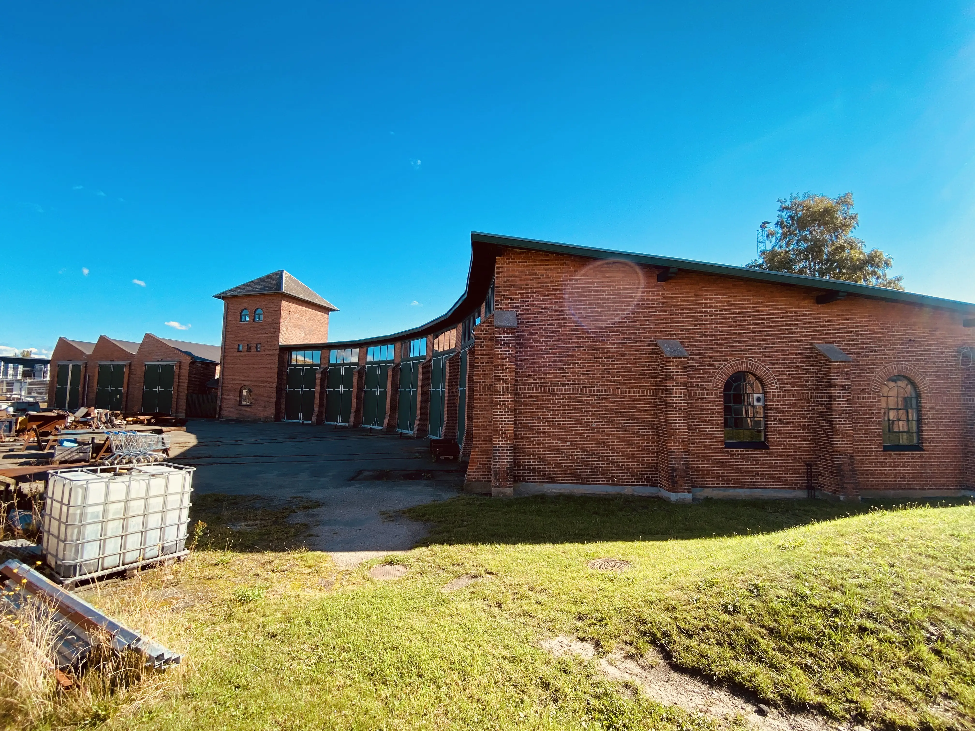 Billede af Faaborg Stations remise. Billede af Faaborg Stations remise.