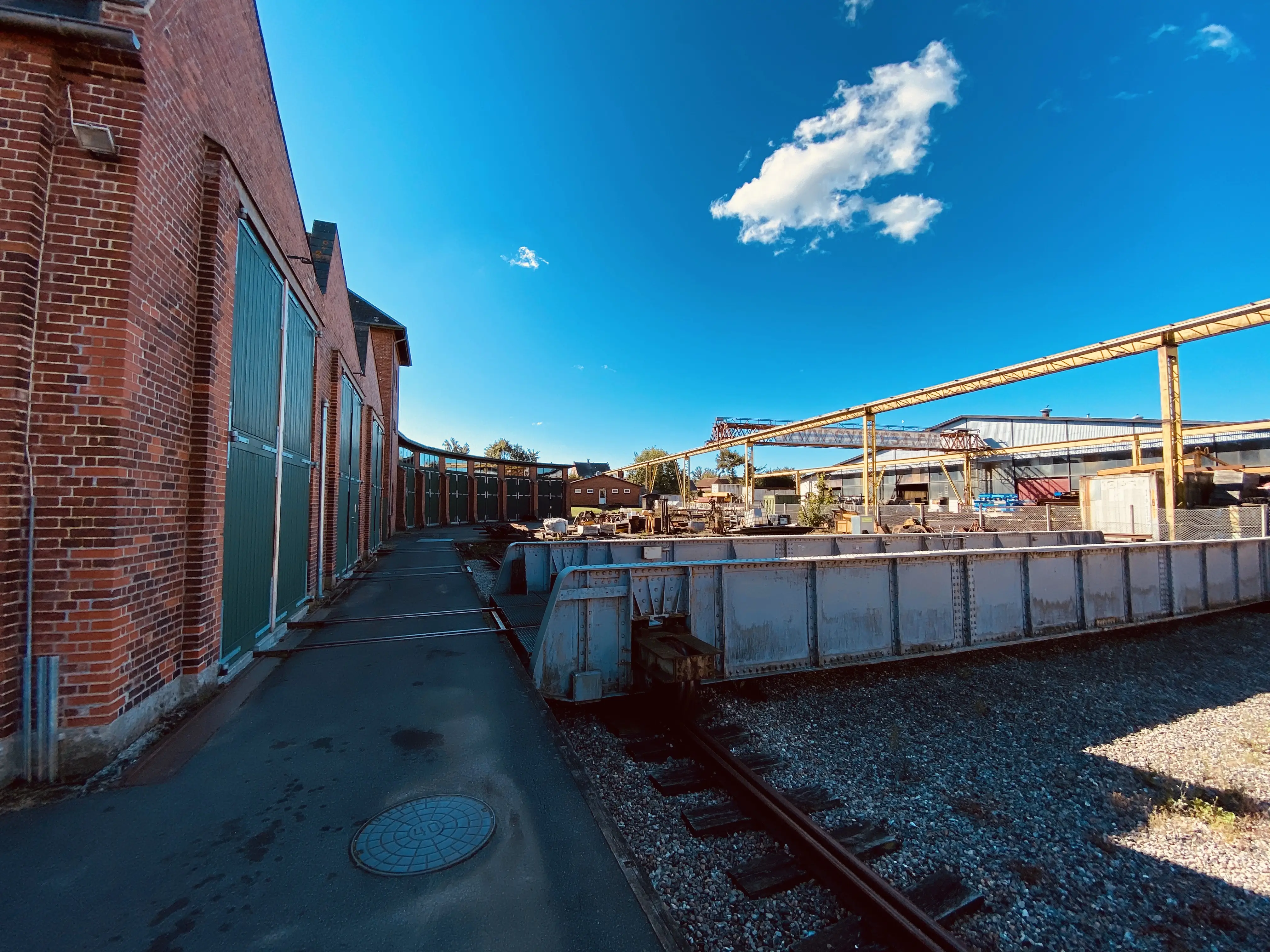 Billede af Faaborg Stations remise. Billede af Faaborg Stations remise.