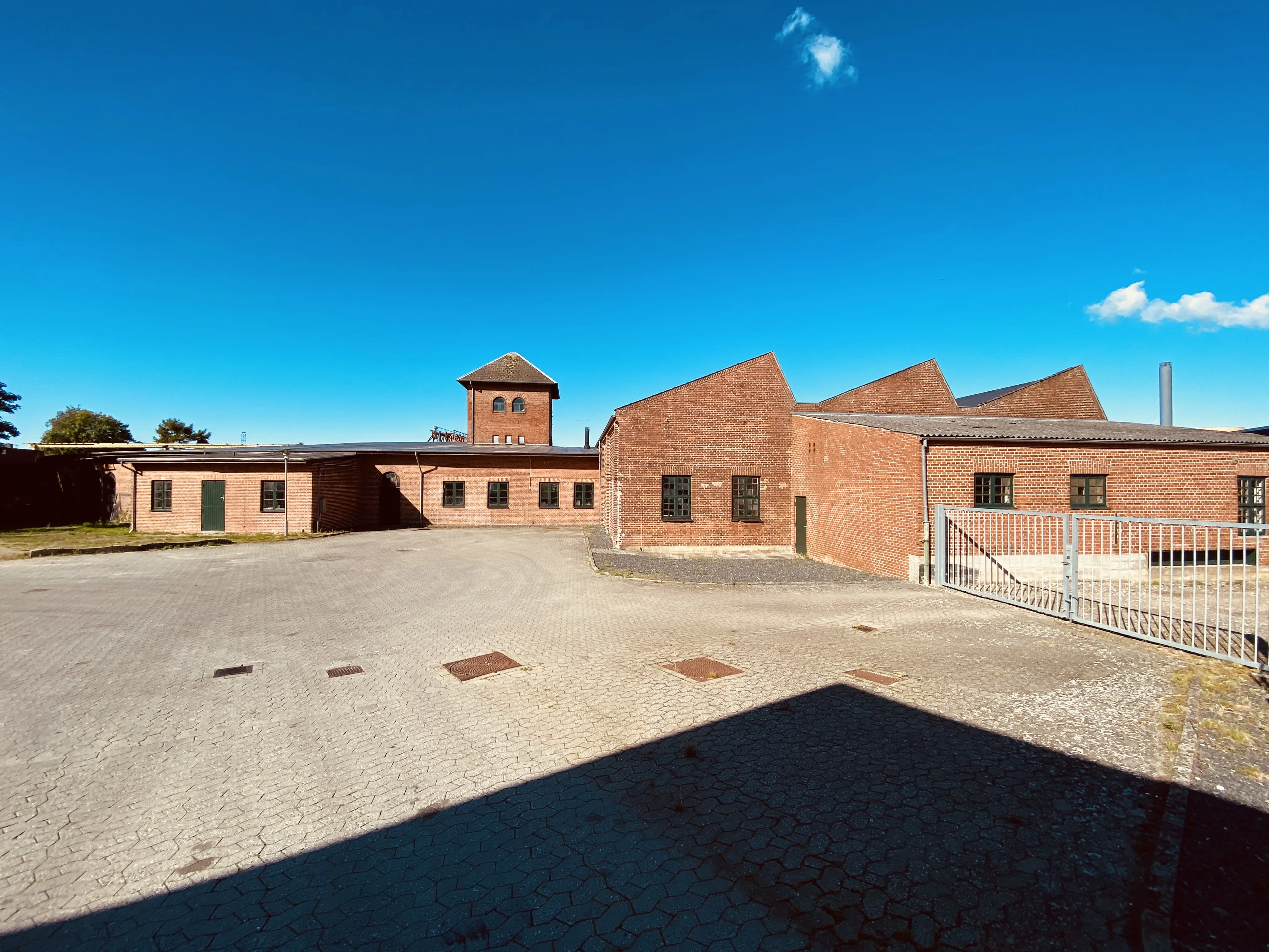 Billede af Faaborg Stations remise. Billede af Faaborg Stations remise.