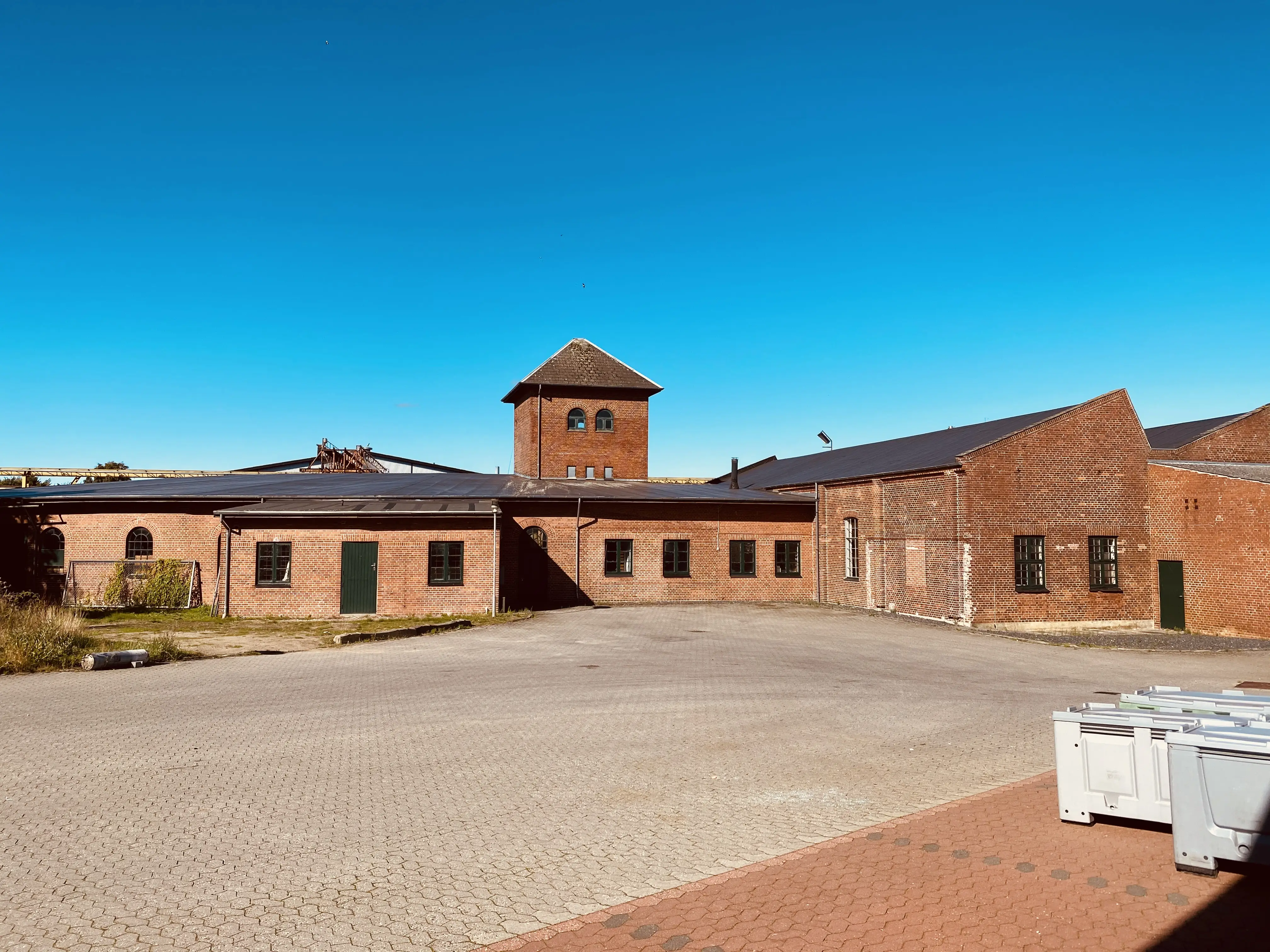 Billede af Faaborg Stations remise. Billede af Faaborg Stations remise.