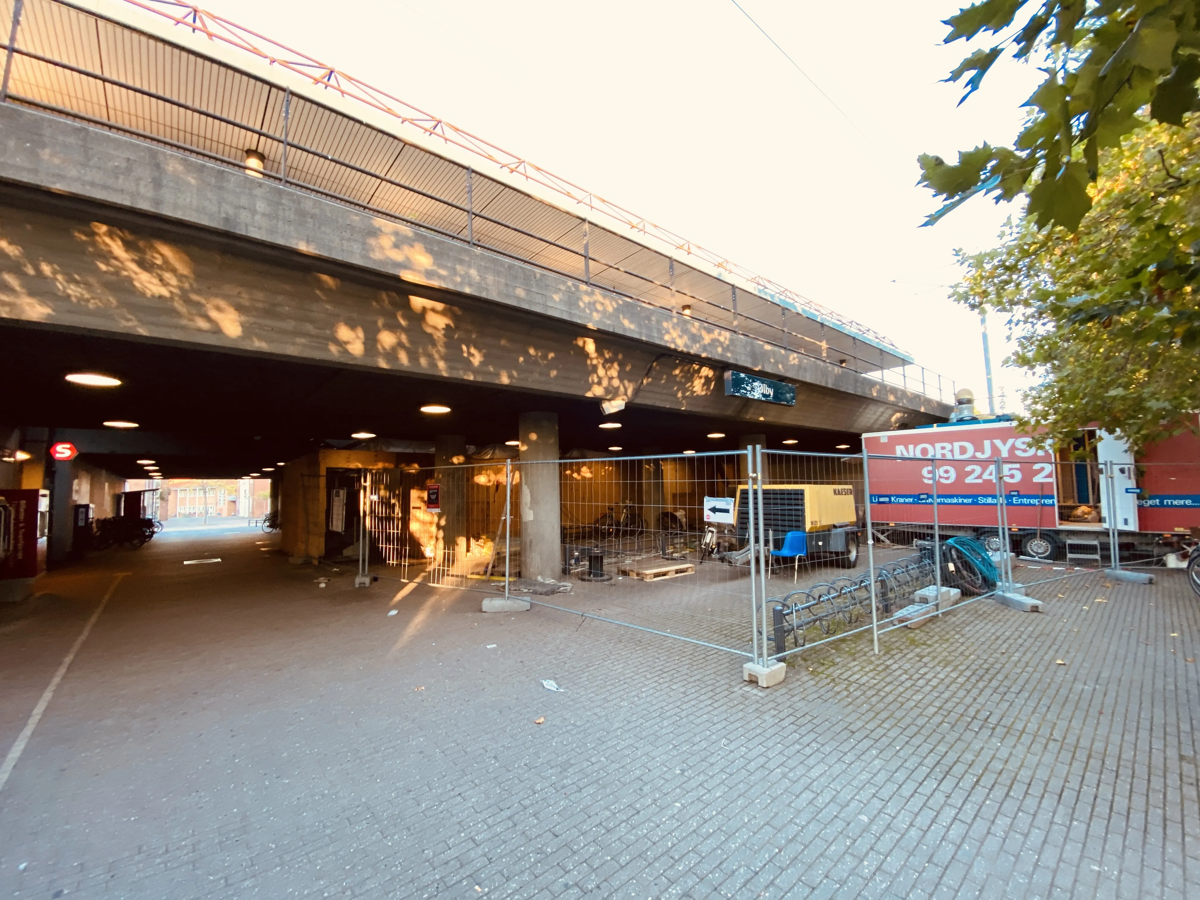 Billede af Ølby S-togstrinbræt.