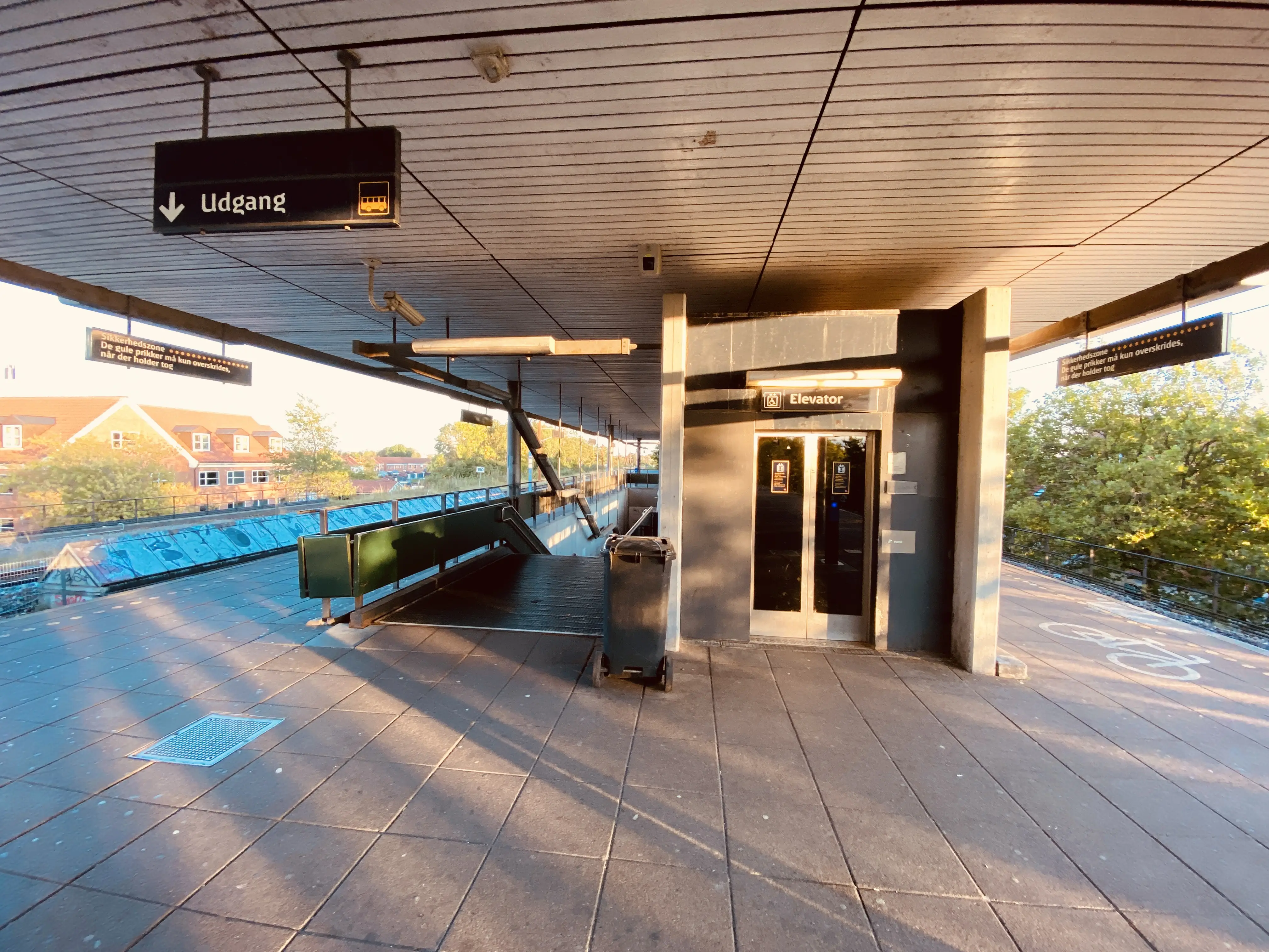 Billede af Ølby S-togstrinbræt.