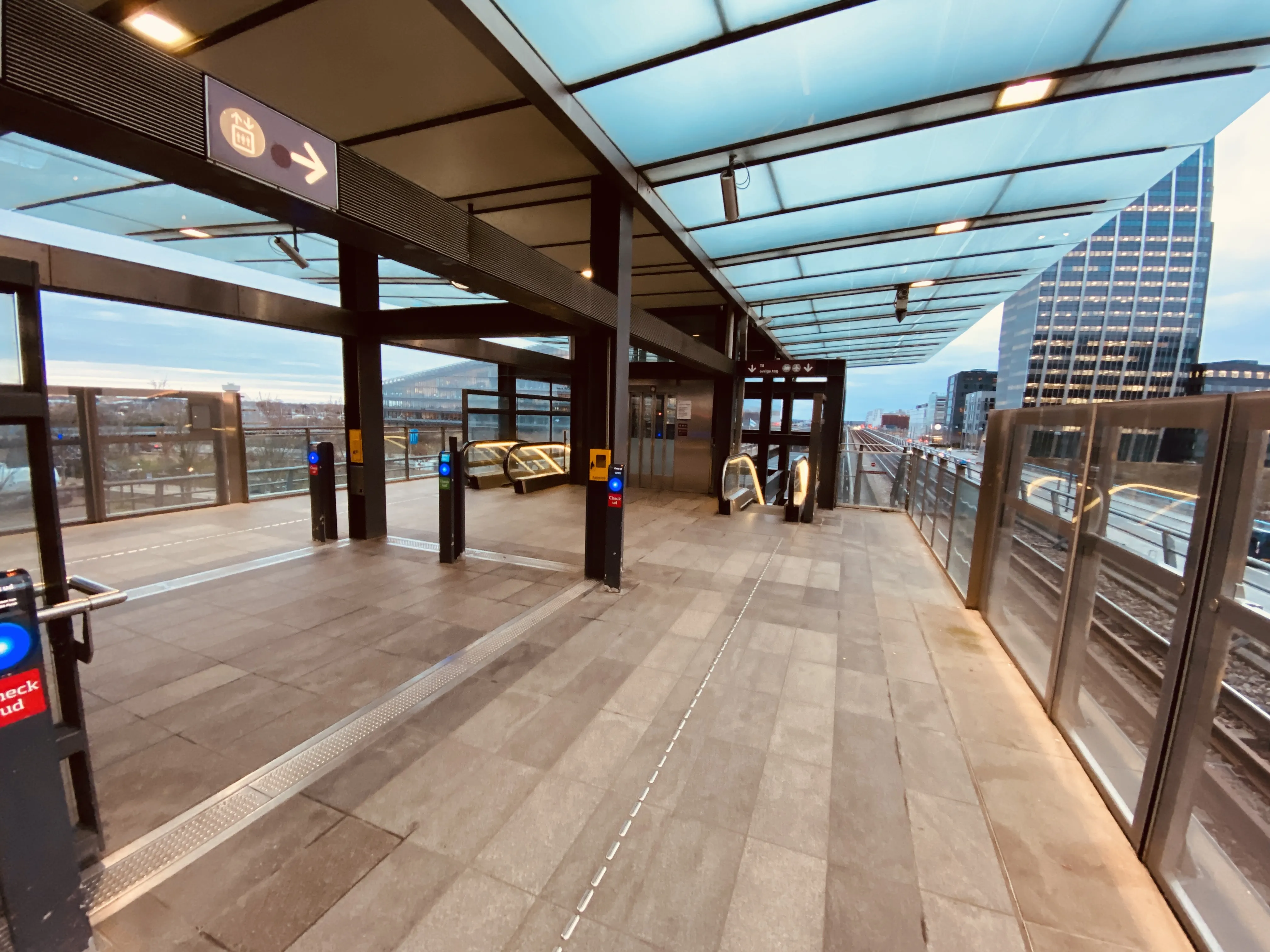 Billede af Ørestad Metrostation.