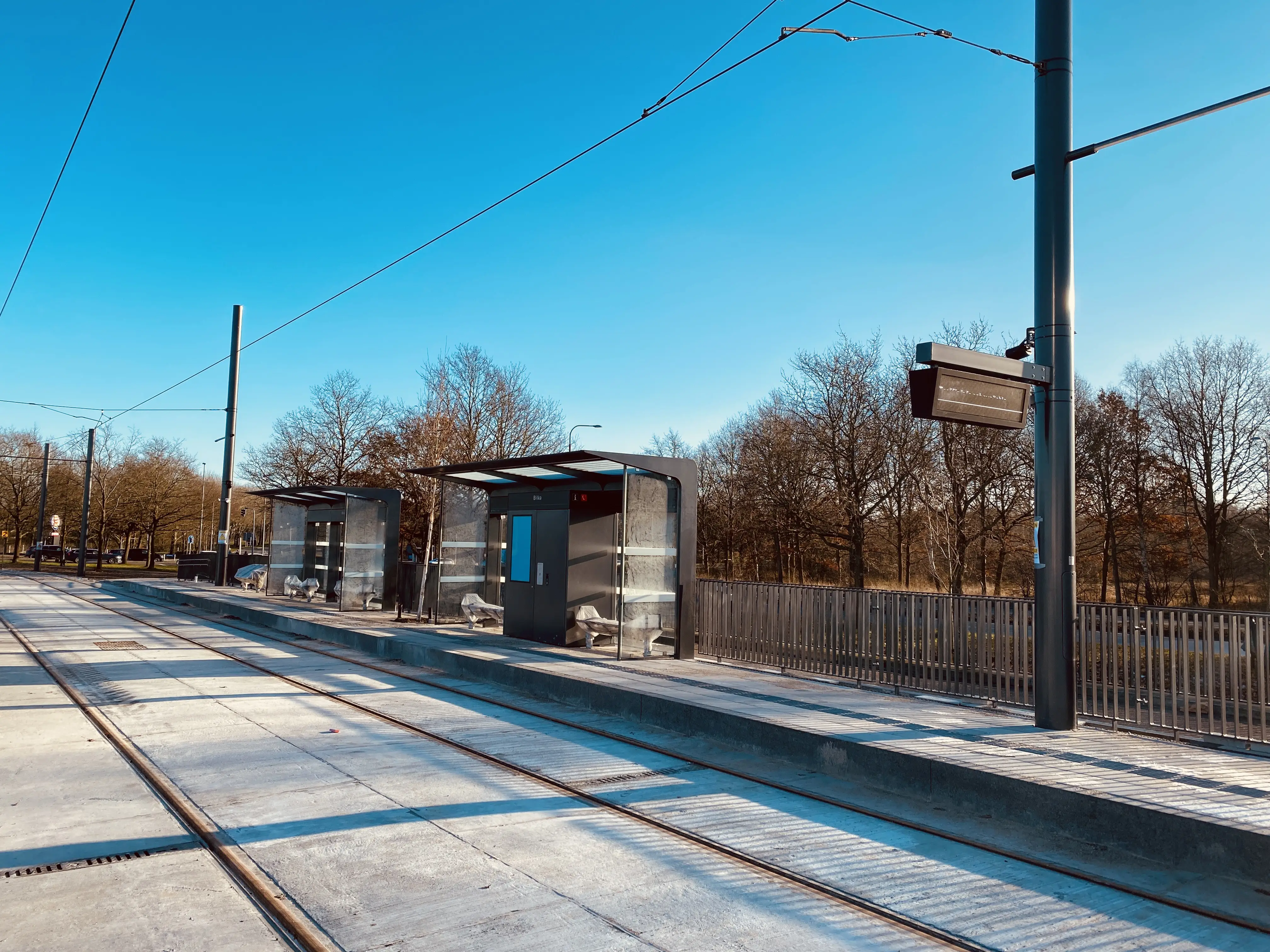 Billede af Bilka Letbanestation. Billede af Bilka Letbanestation.