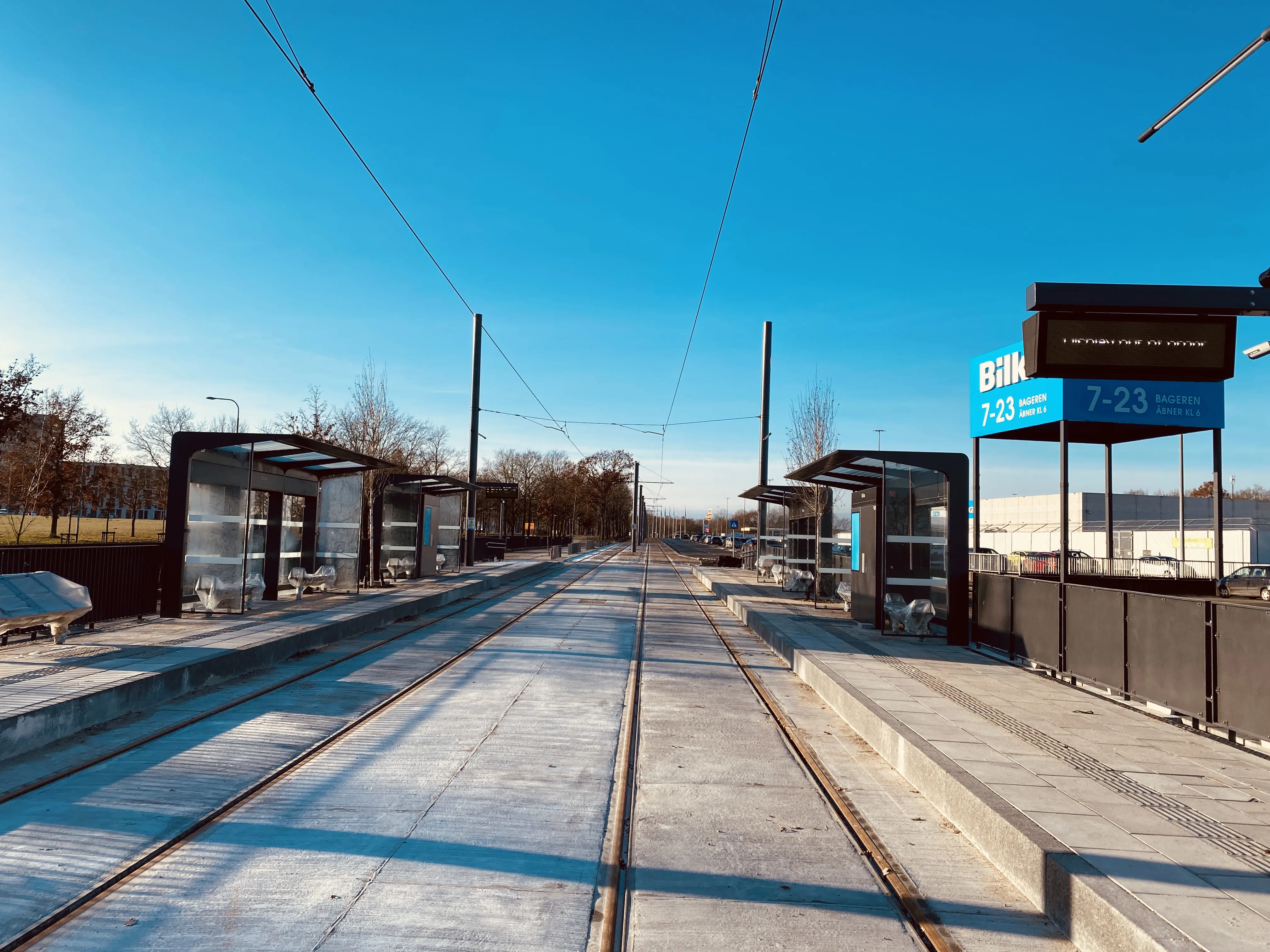 Billede af Bilka Letbanestation. Billede af Bilka Letbanestation.