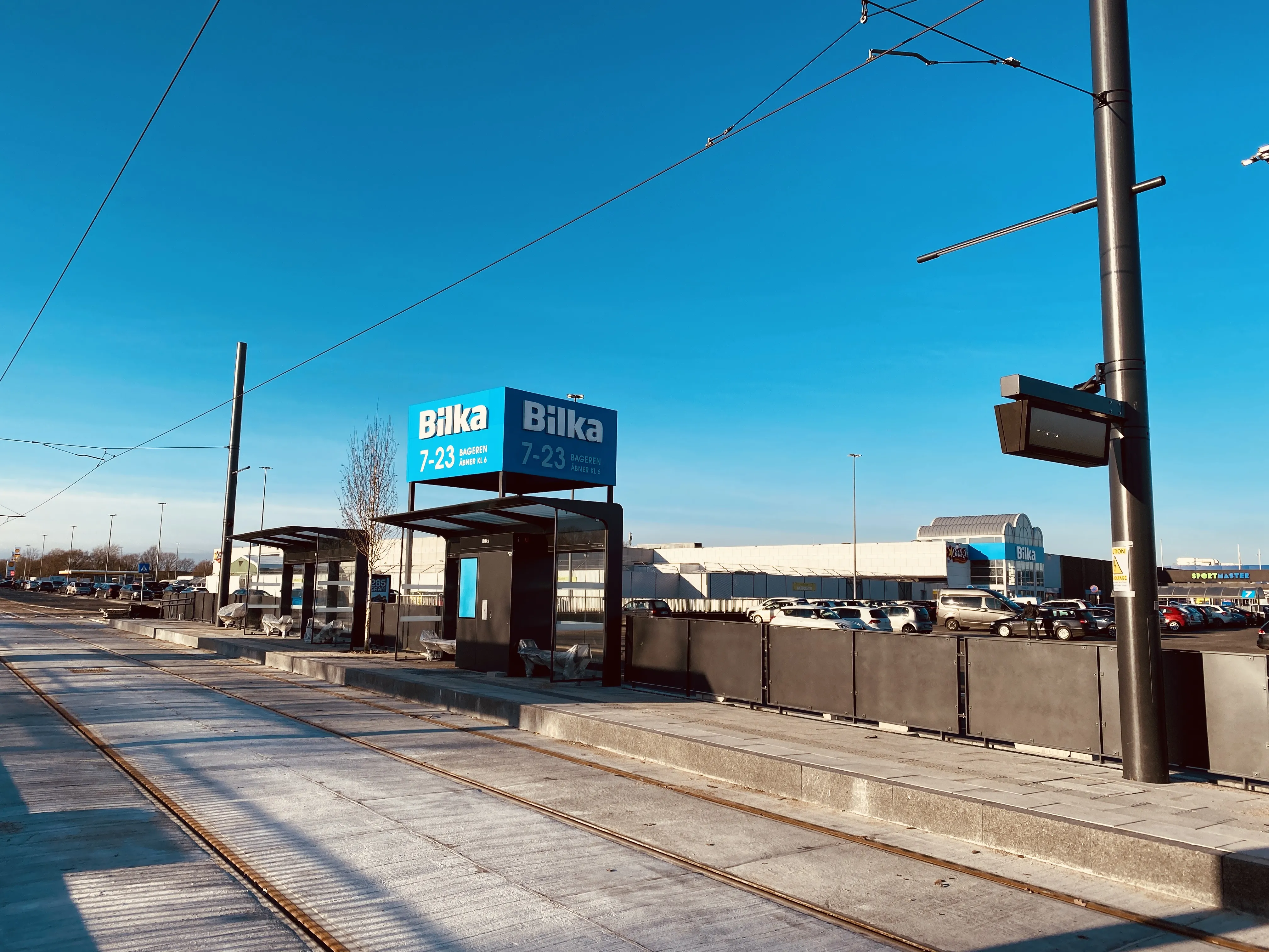 Billede af Bilka Letbanestation. Billede af Bilka Letbanestation.