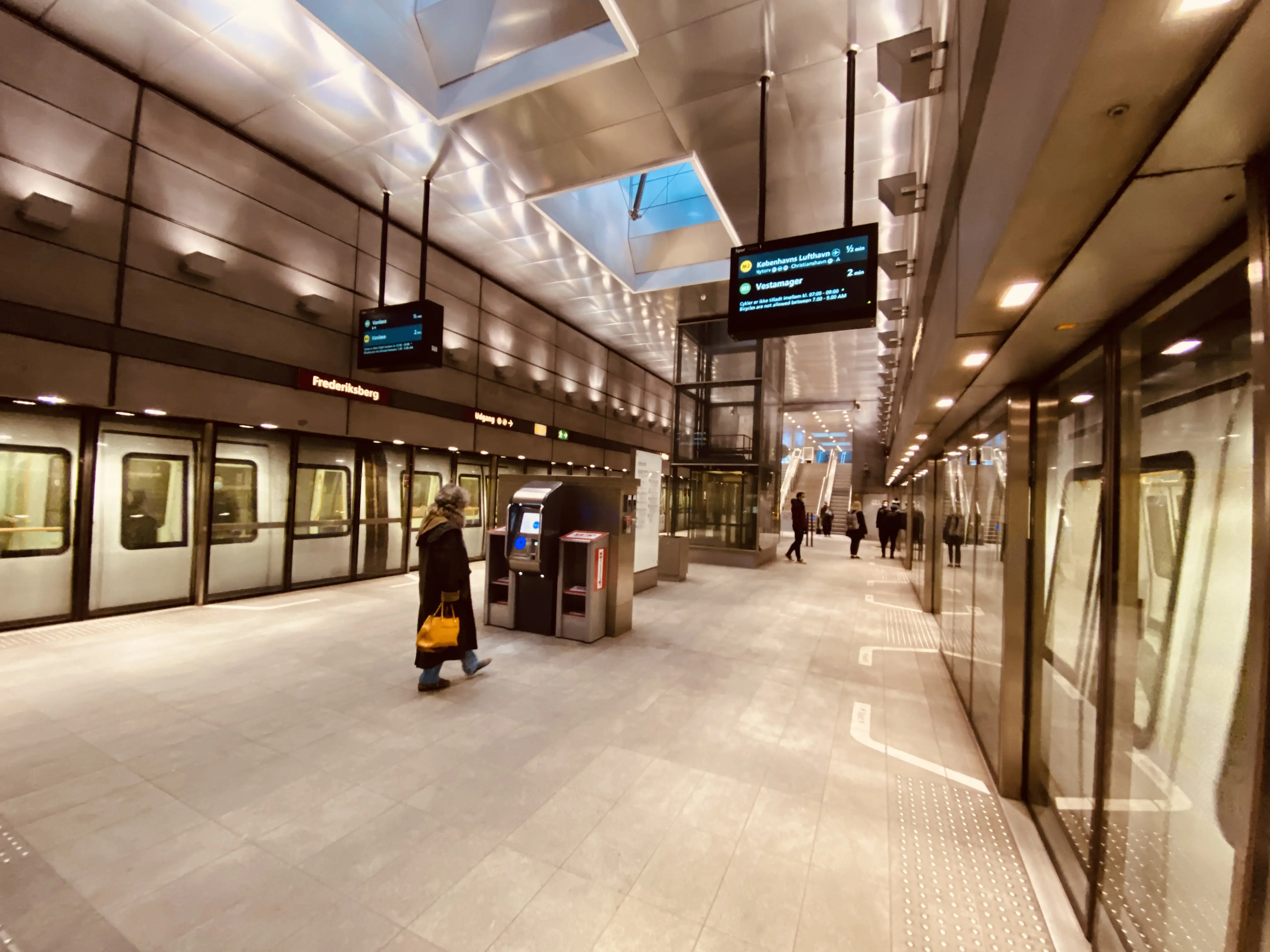 Billede af Frederiksberg Metrostation. Billede af Frederiksberg Metrostation.