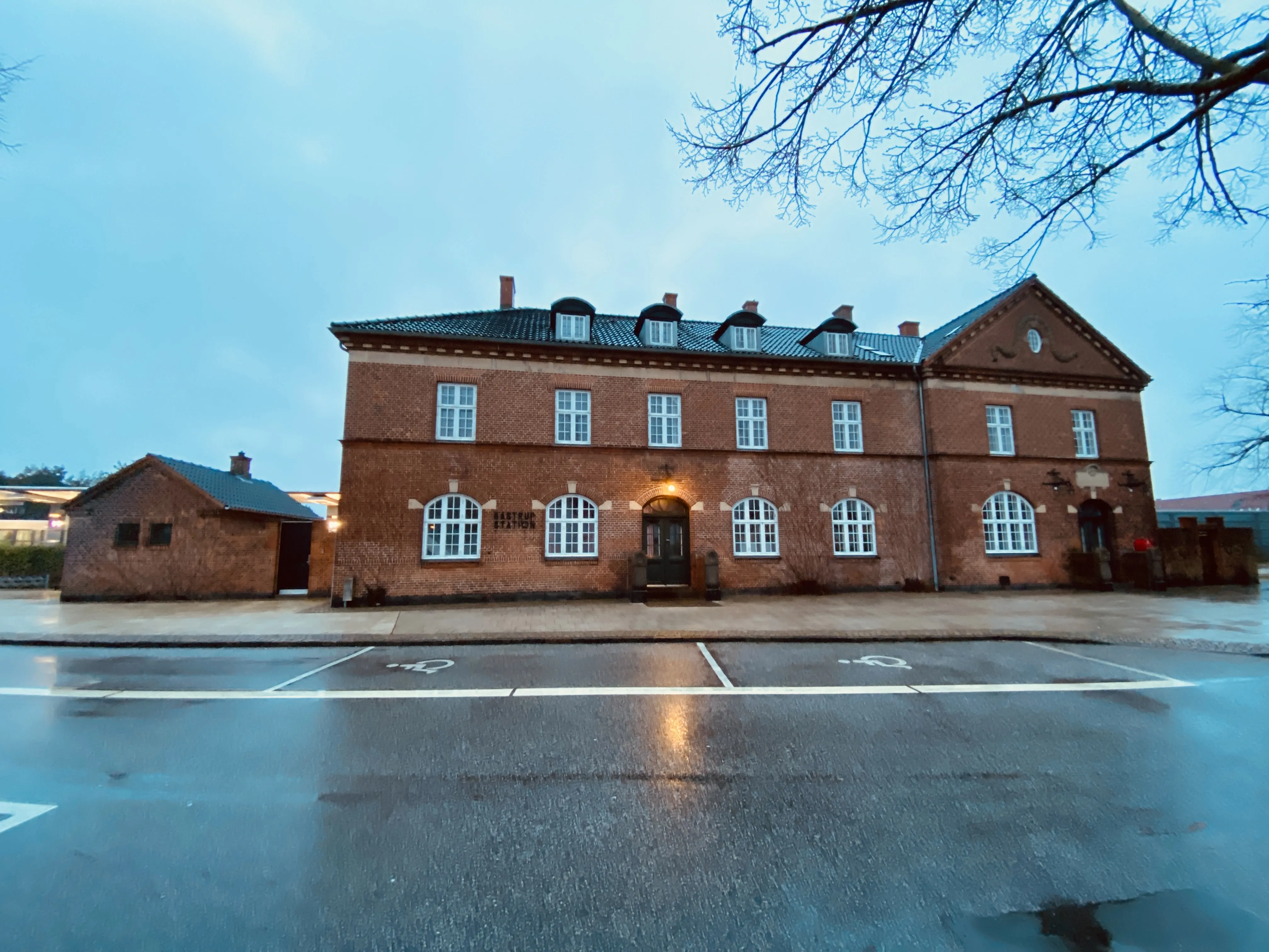 Billede af Kastrup Station. Billede af Kastrup Station.