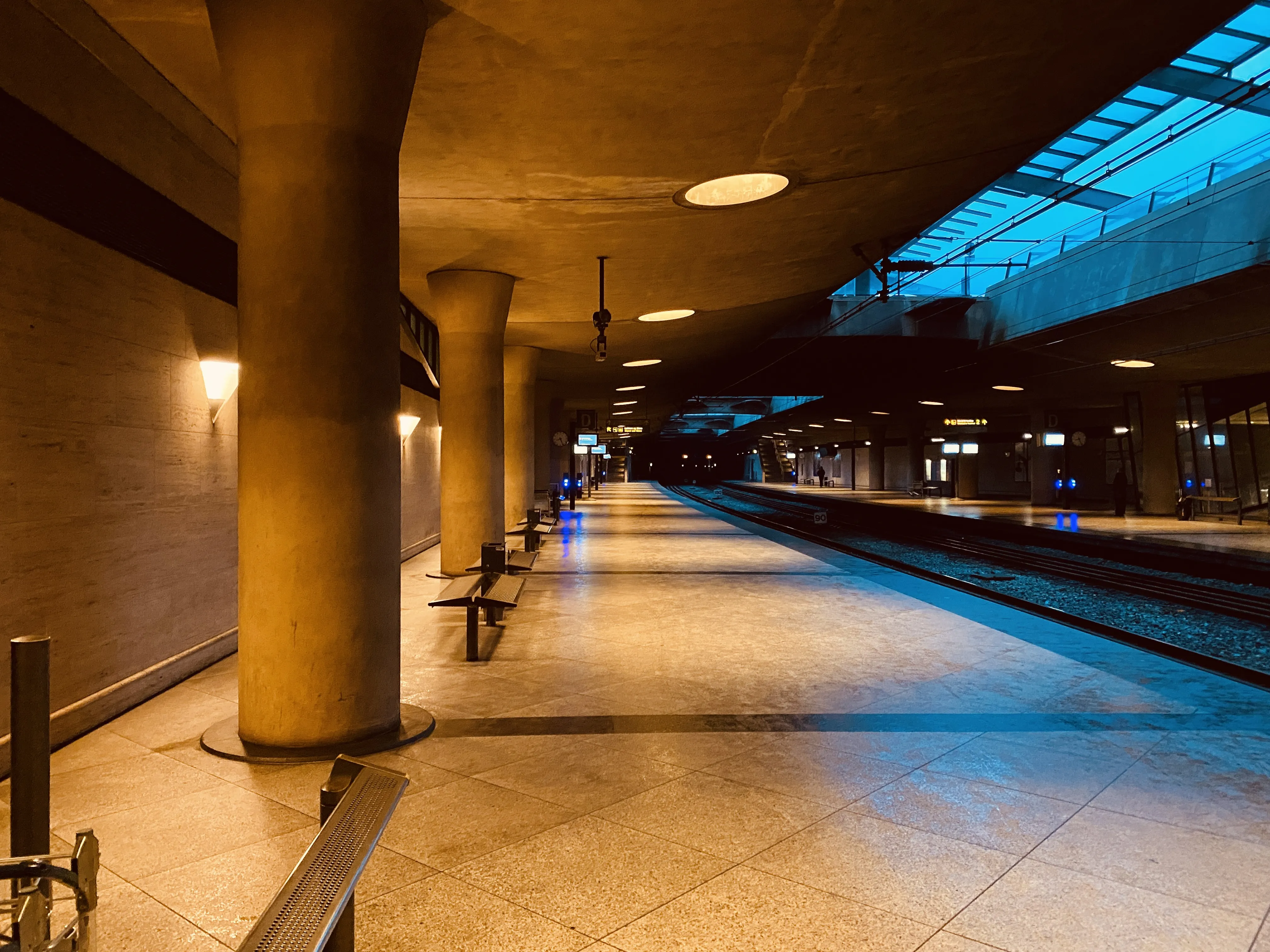 Billede af CPH Lufthavn Station. Billede af CPH Lufthavn Station.