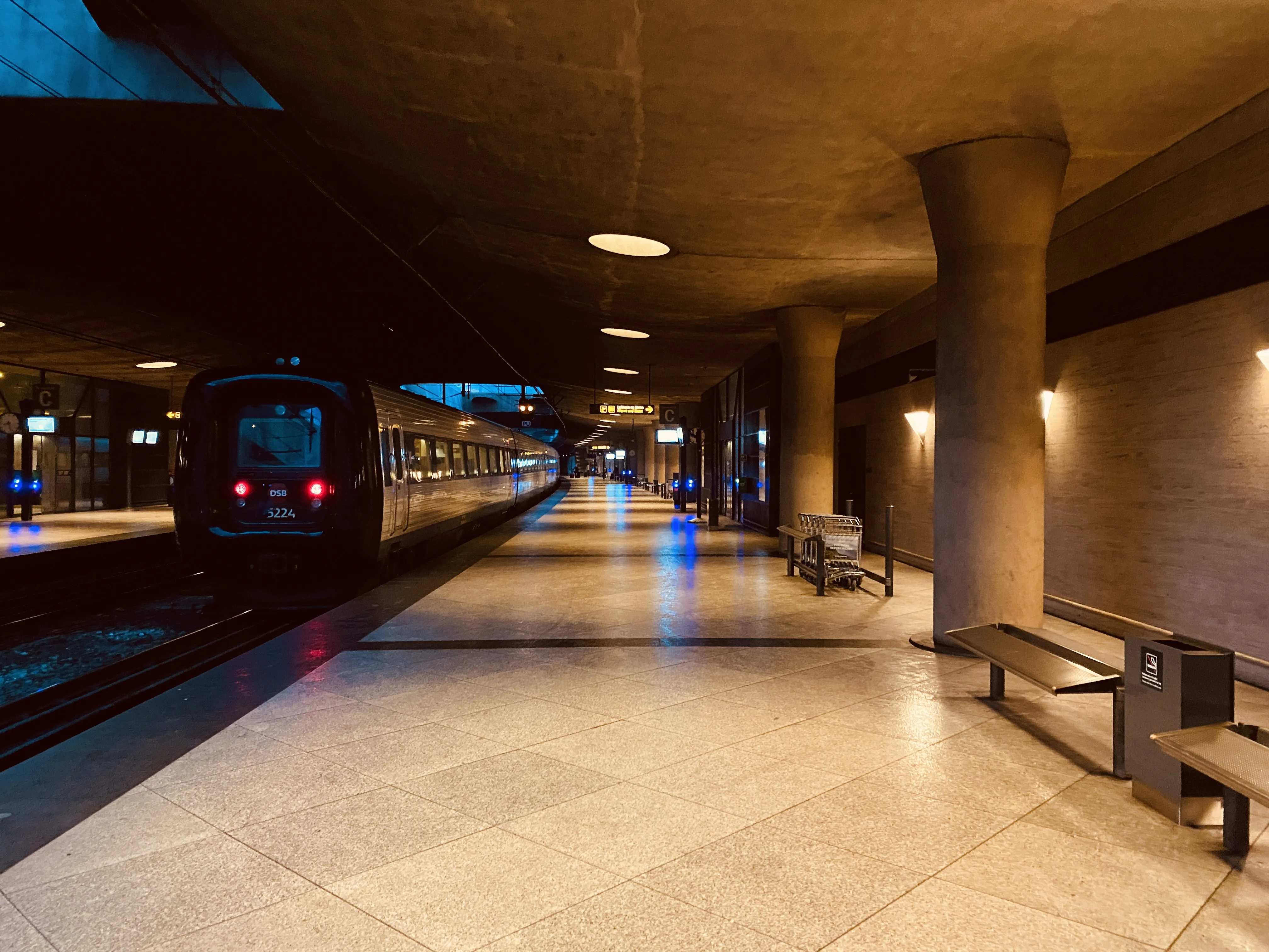 Billede af CPH Lufthavn Station. Billede af CPH Lufthavn Station.