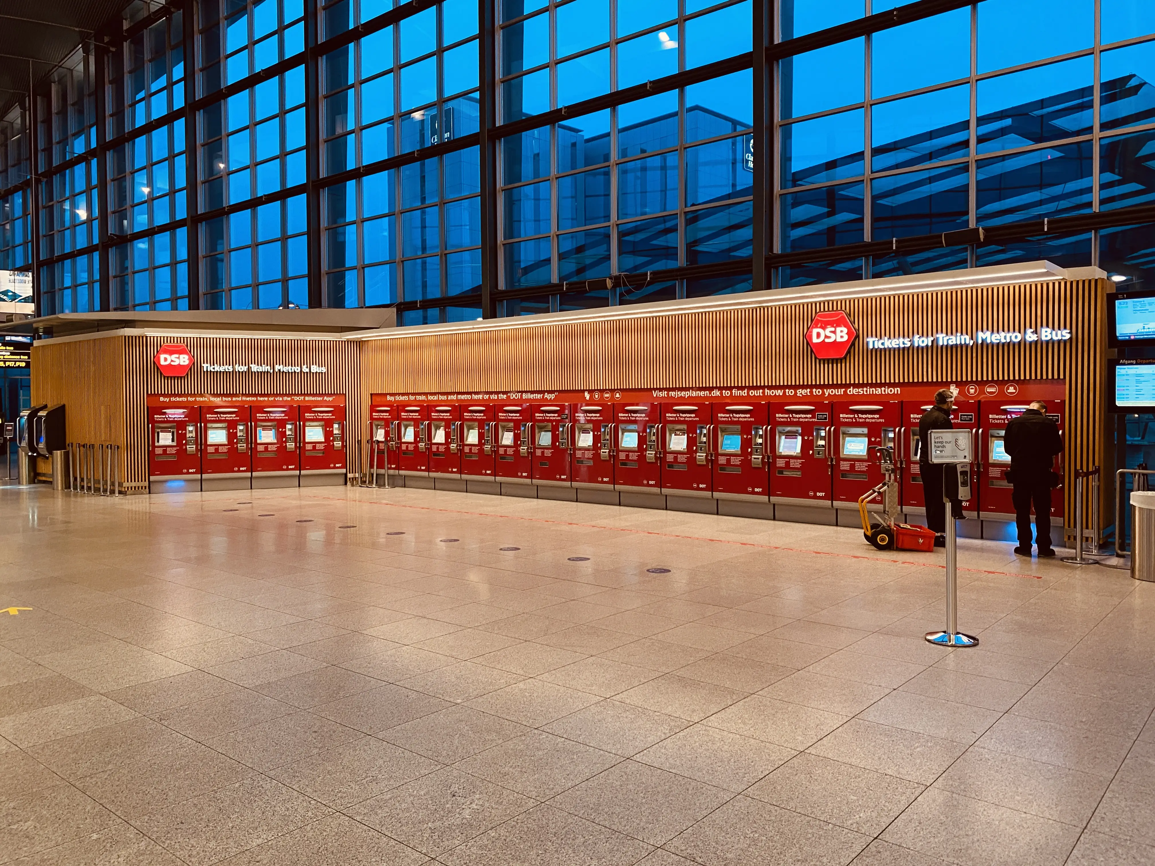 Billede af CPH Lufthavn Station. Billede af CPH Lufthavn Station.