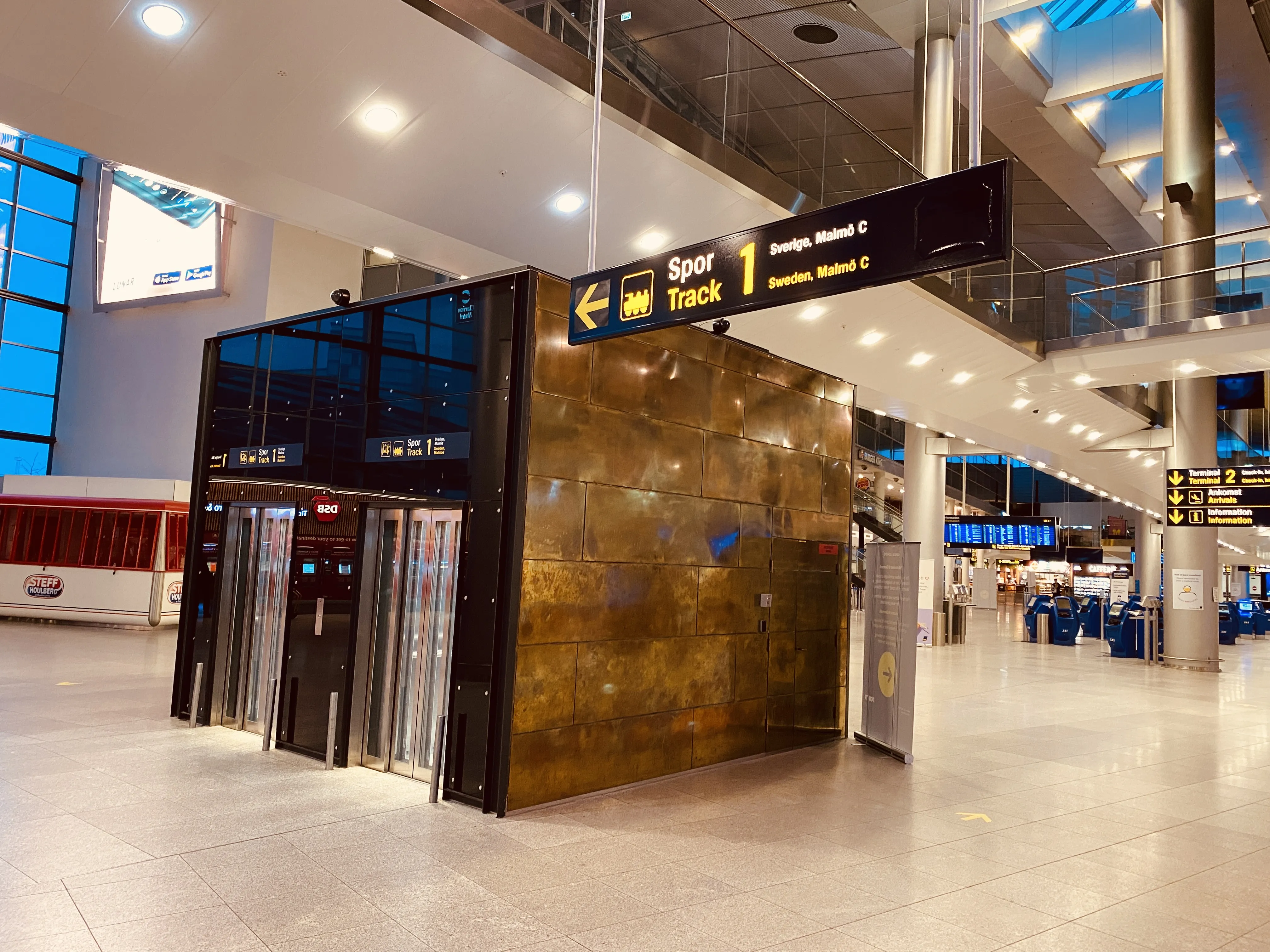 Billede af CPH Lufthavn Station. Billede af CPH Lufthavn Station.