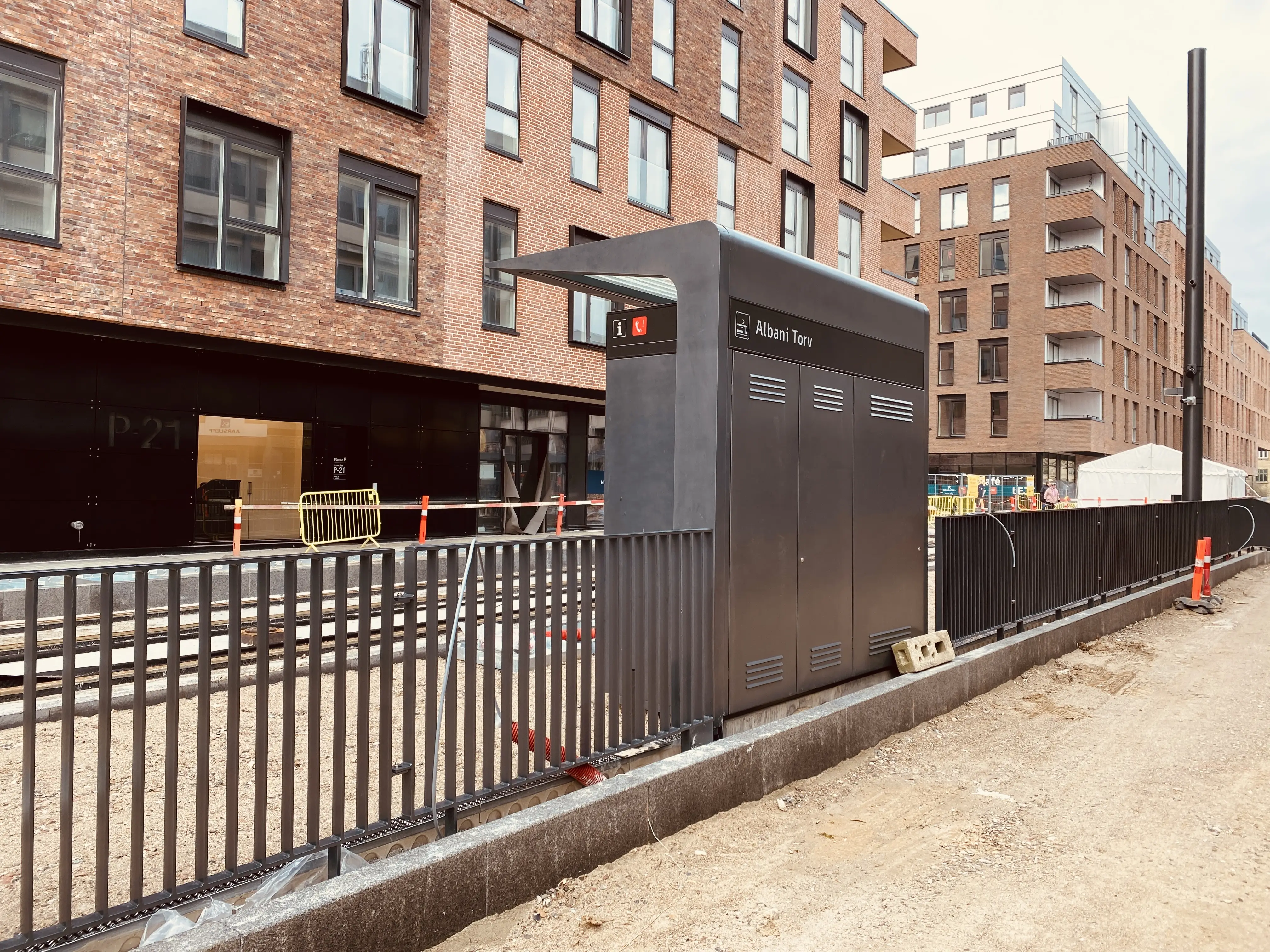 Billede af Albani Torv Letbanestation. Billede af Albani Torv Letbanestation.