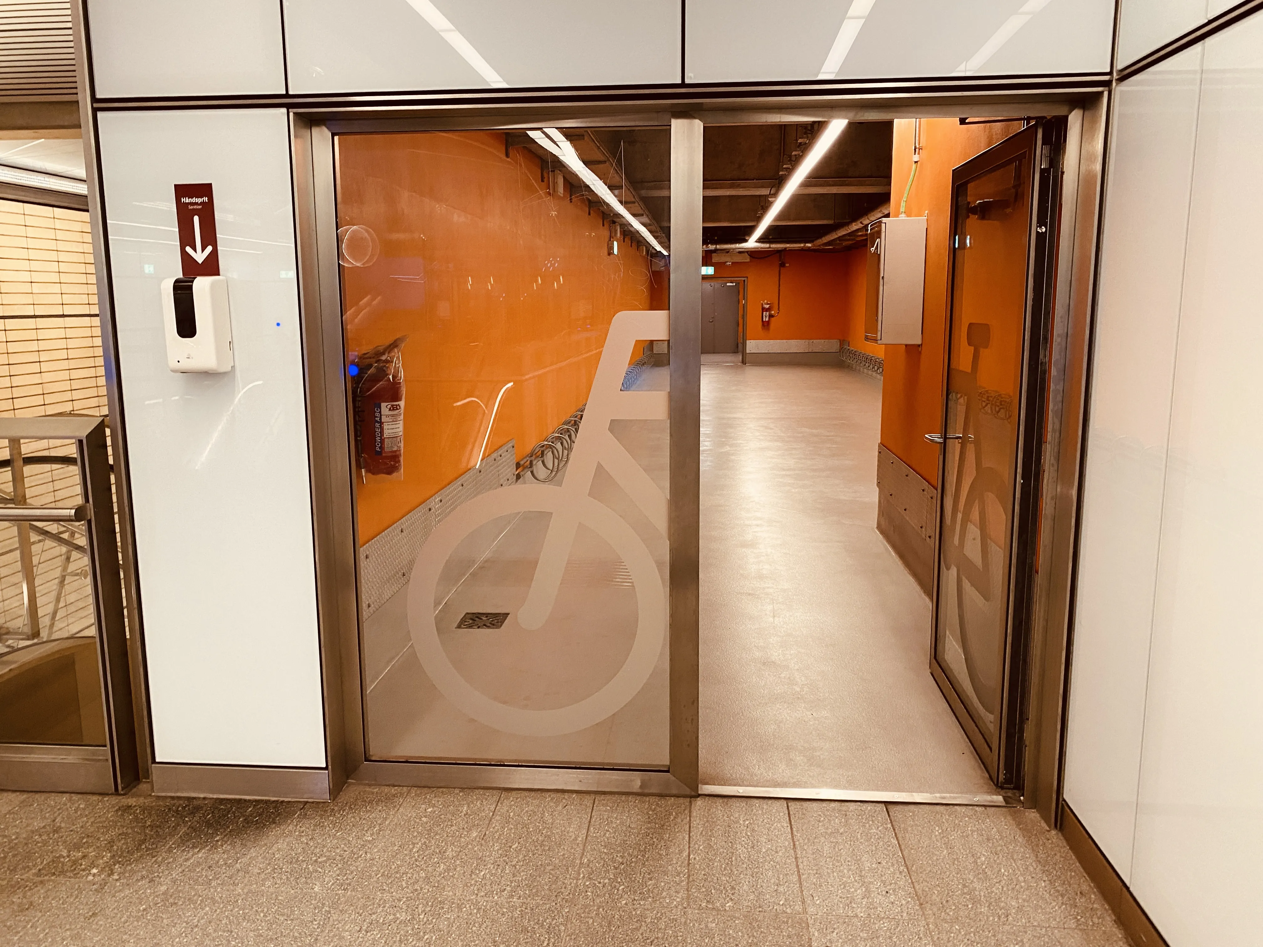 Billede af Nørrebros Runddel Metrostation. Billede af Nørrebros Runddel Metrostation.