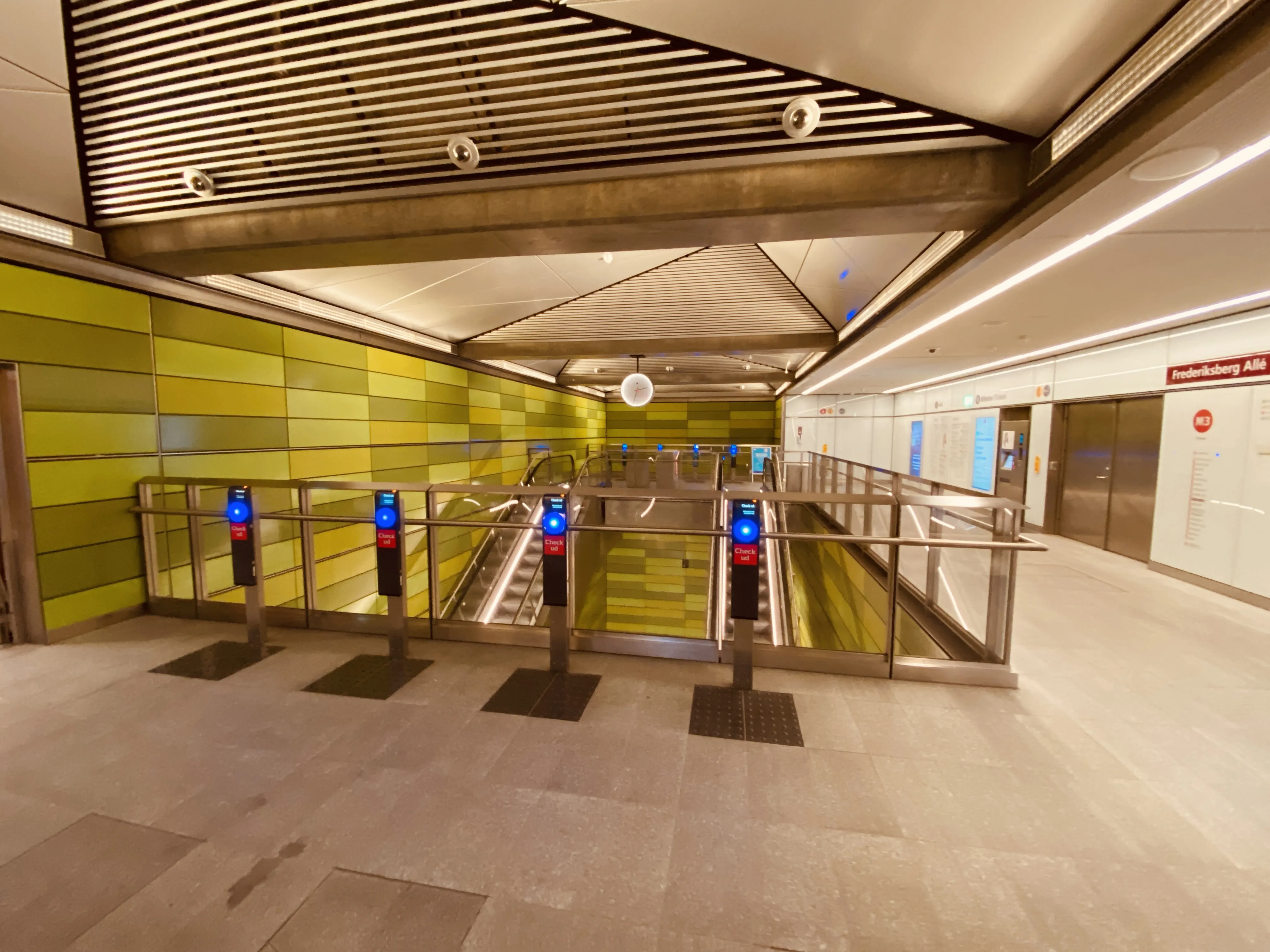 Billede af Frederiksberg Allé Metrostation. Billede af Frederiksberg Allé Metrostation.