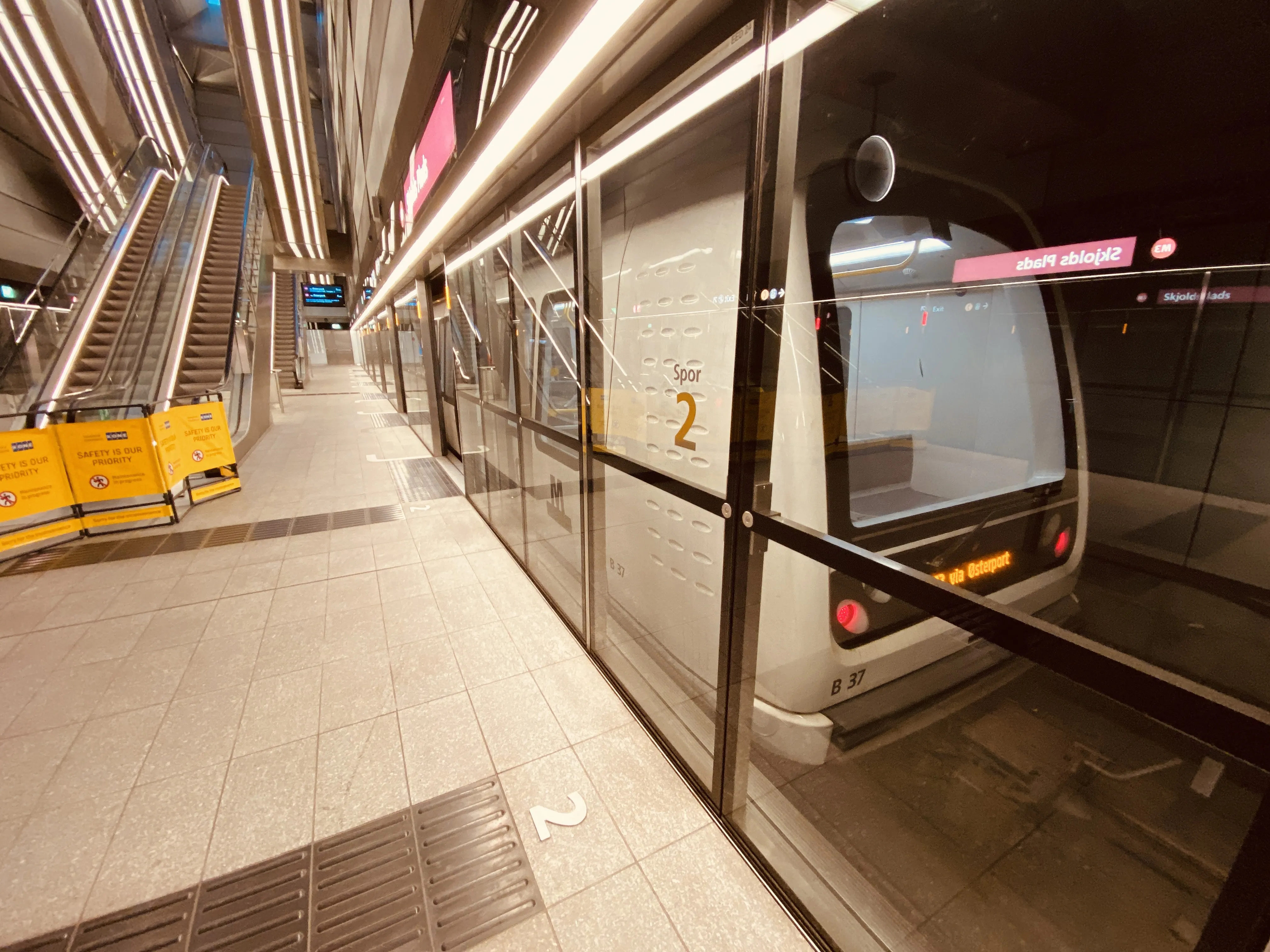 Billede af Skjolds Plads Metrostation. Billede af Skjolds Plads Metrostation.