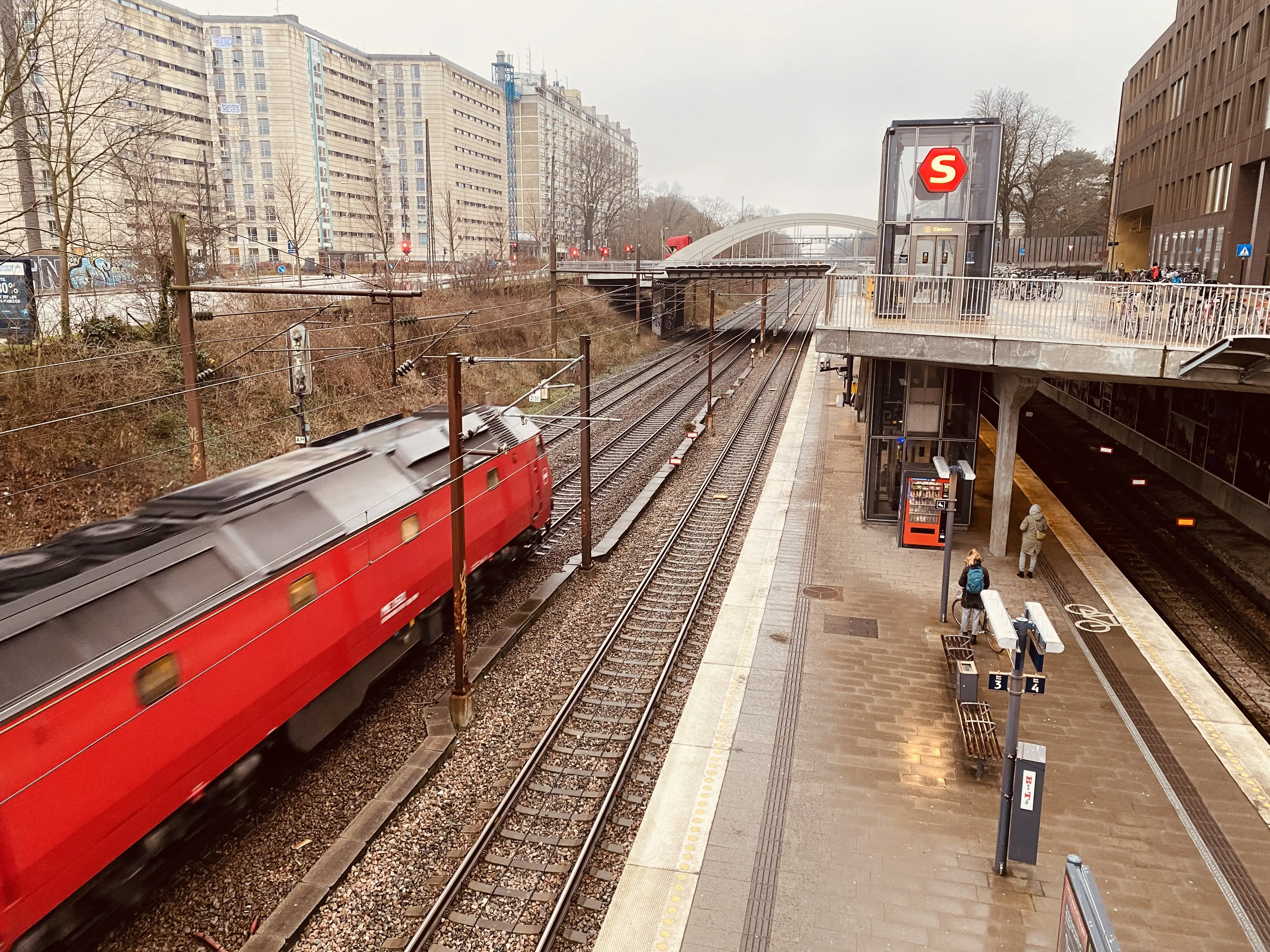 Billede af Carlsberg S-togstrinbræt. Billede af Carlsberg S-togstrinbræt.