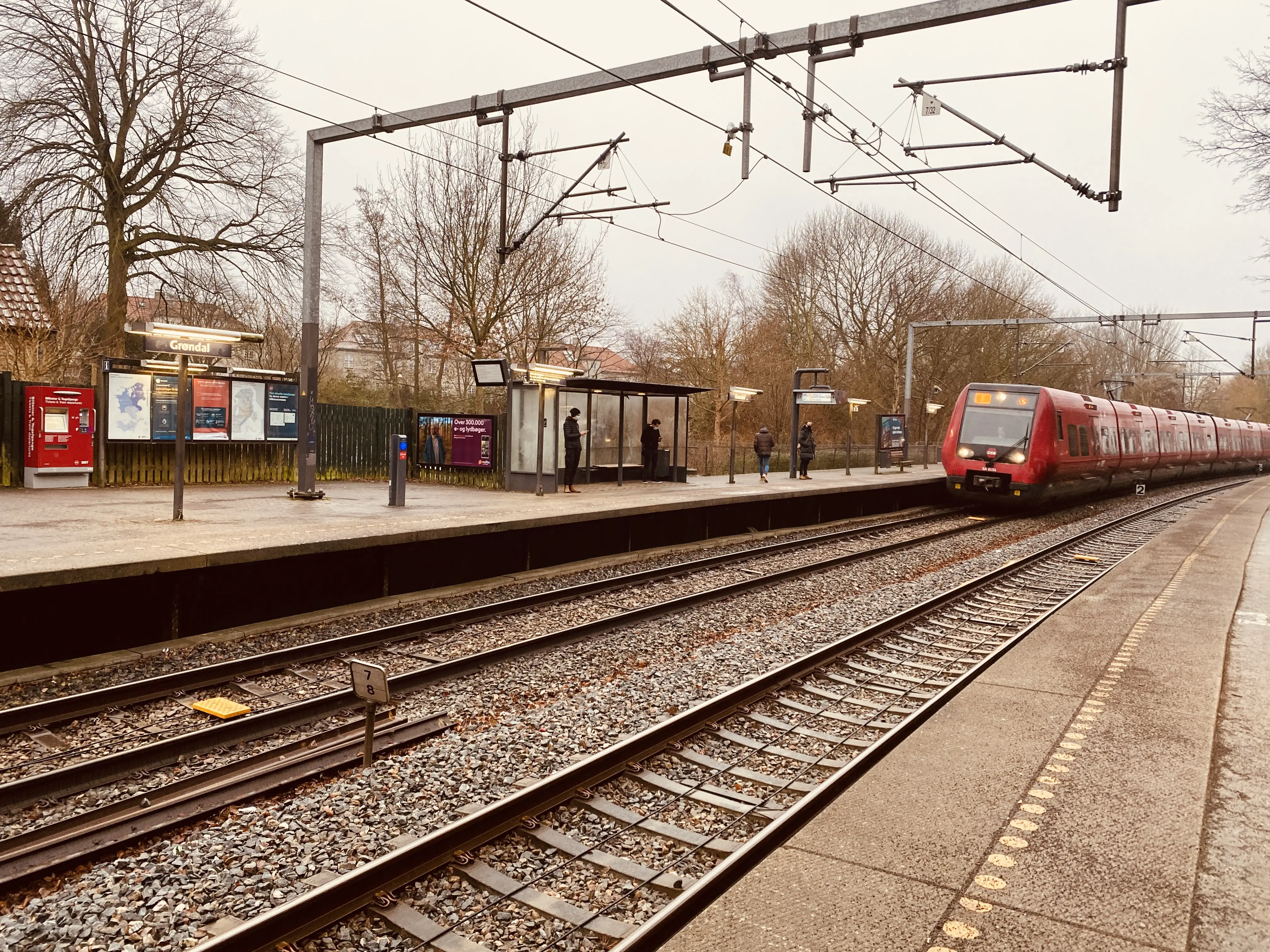 Billede af Grøndal S-togstrinbræt.