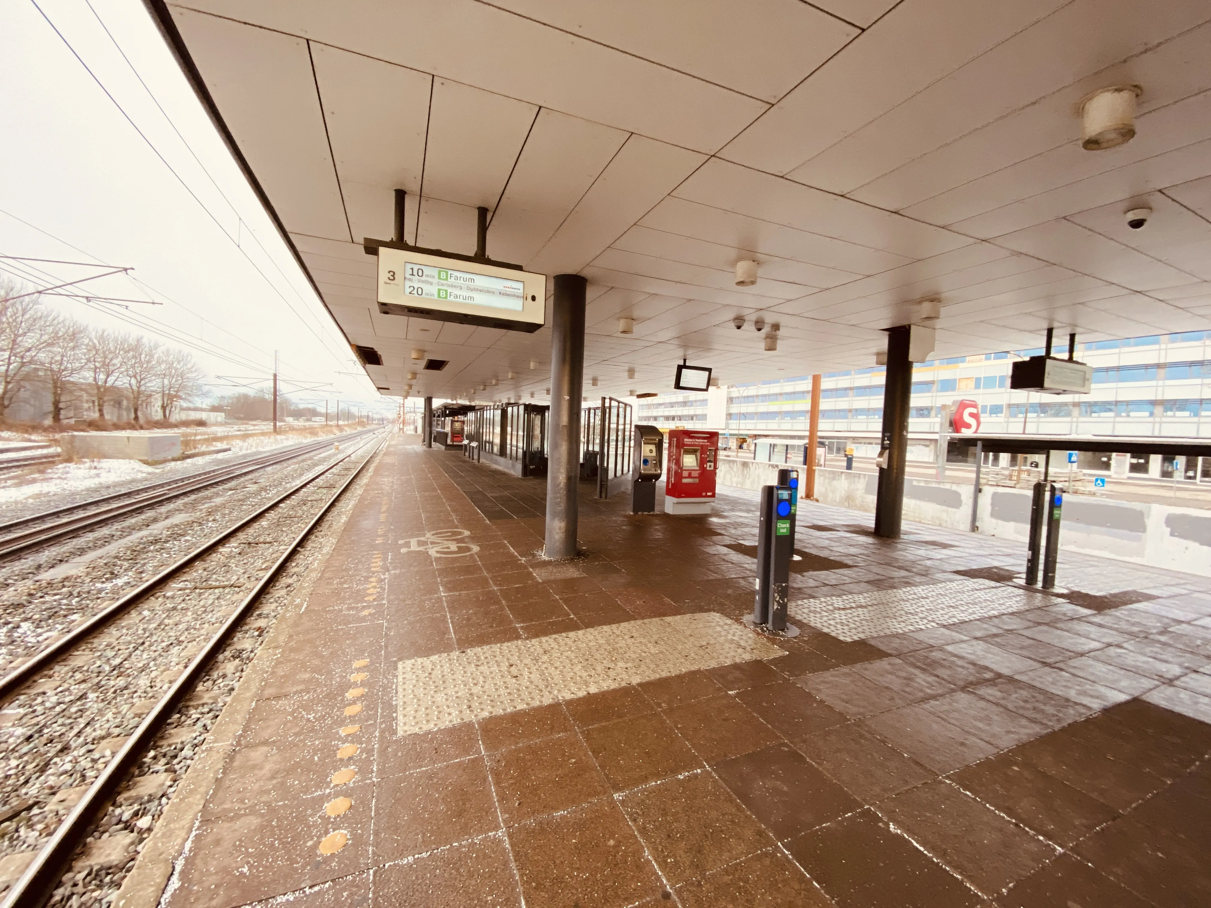 Billede af Taastrup S-togstrinbræt. Billede af Taastrup S-togstrinbræt.