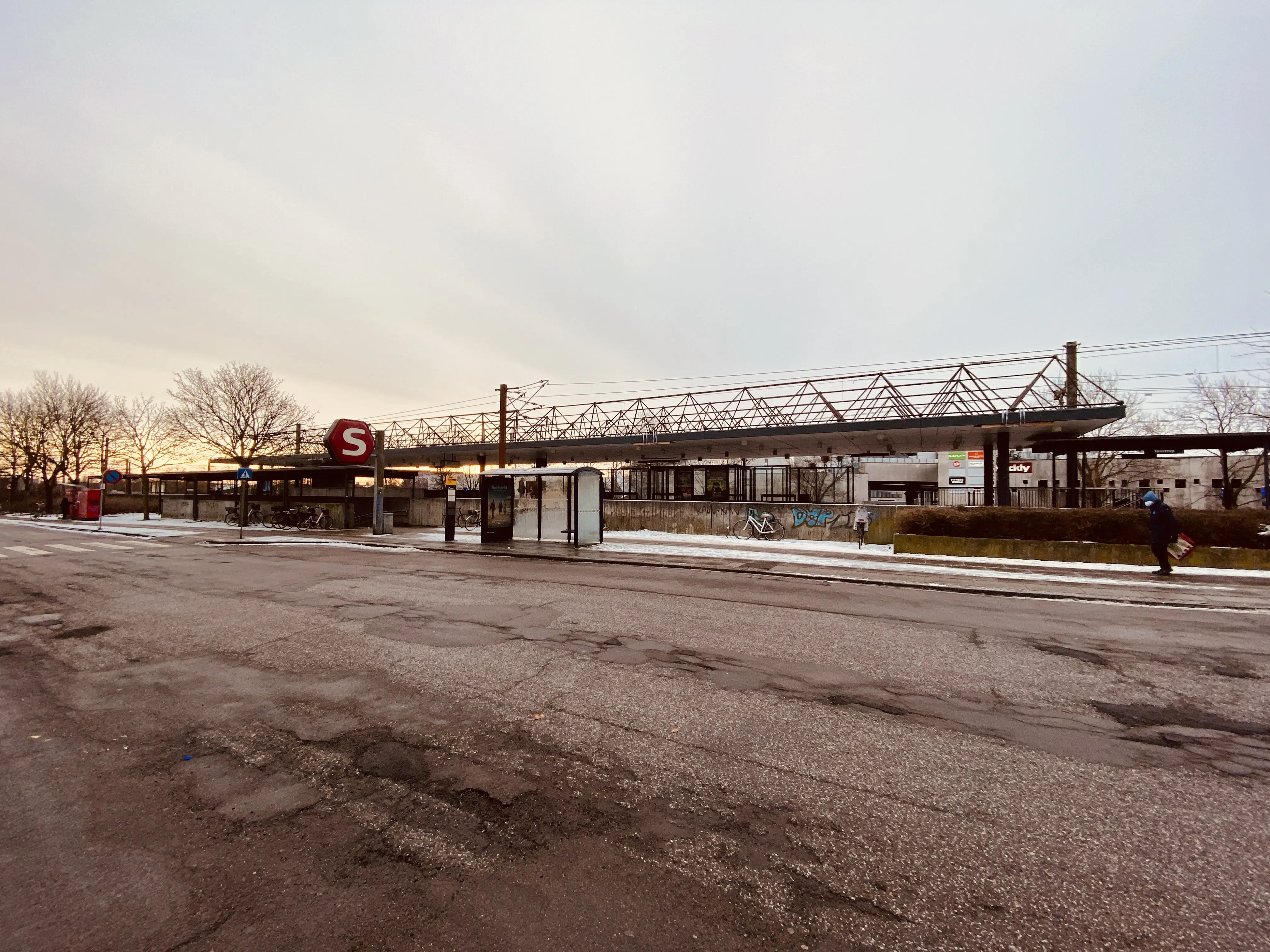 Billede af Taastrup S-togstrinbræt. Billede af Taastrup S-togstrinbræt.