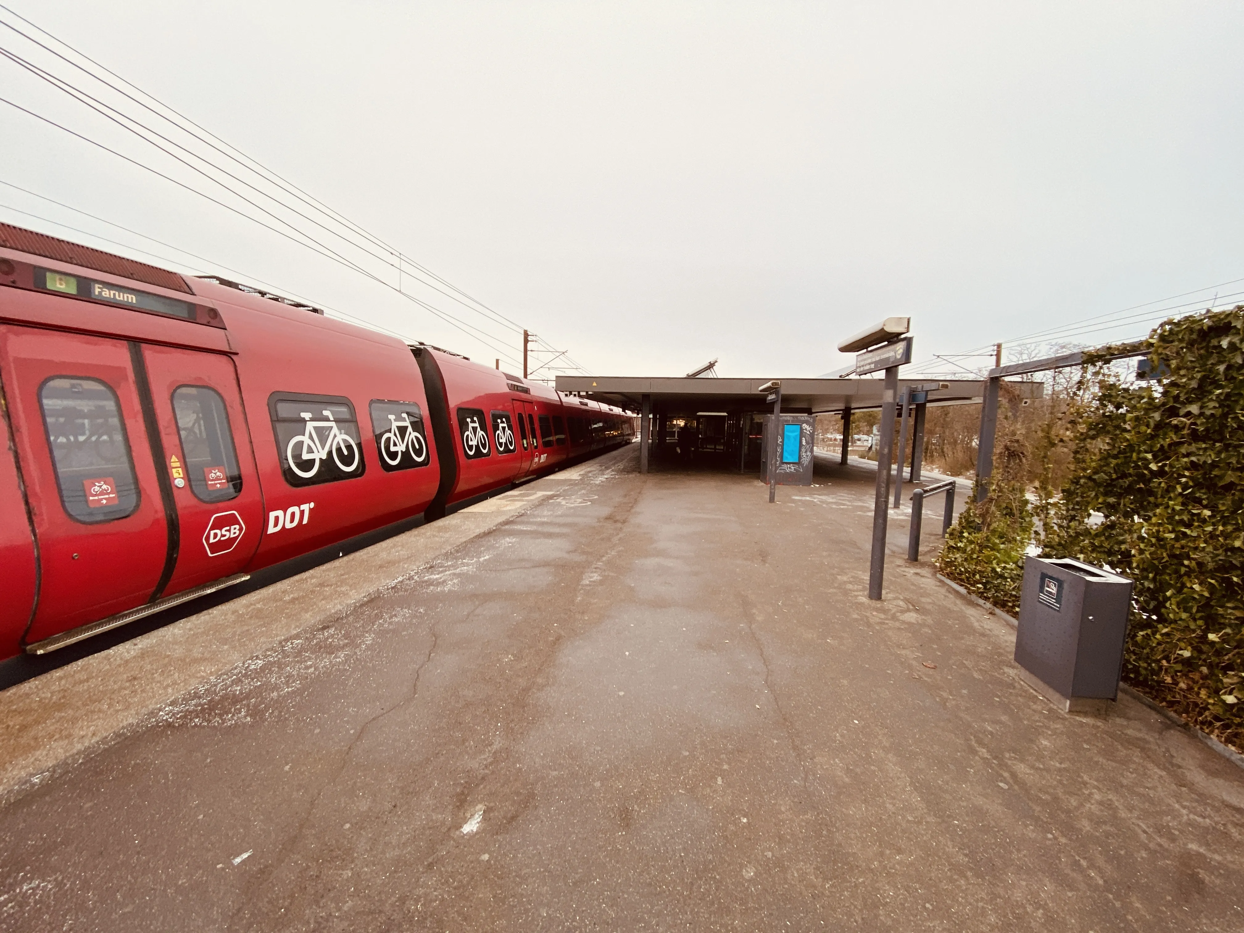 Billede af Albertslund S-togstrinbræt.