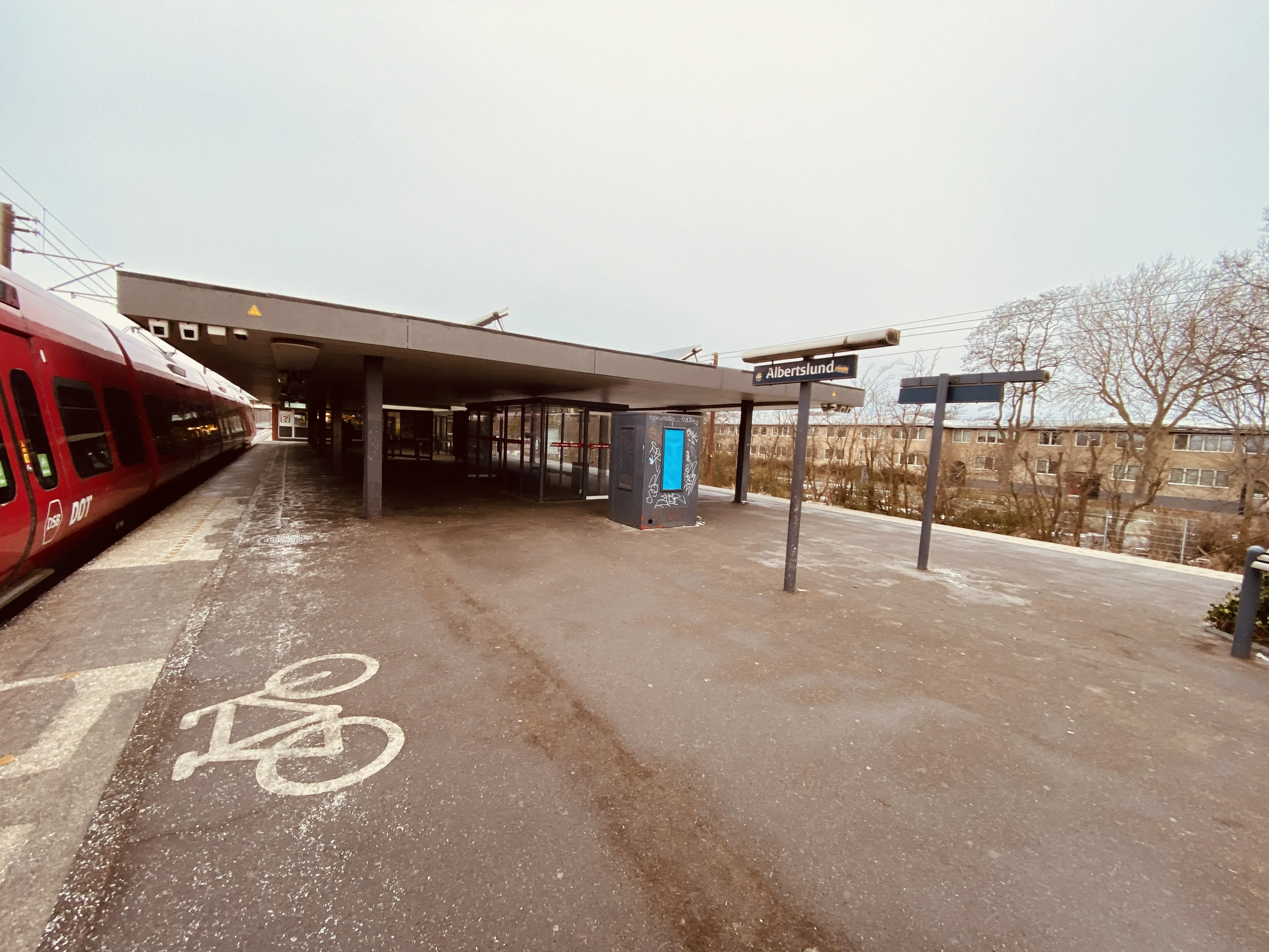 Billede af Albertslund S-togstrinbræt.