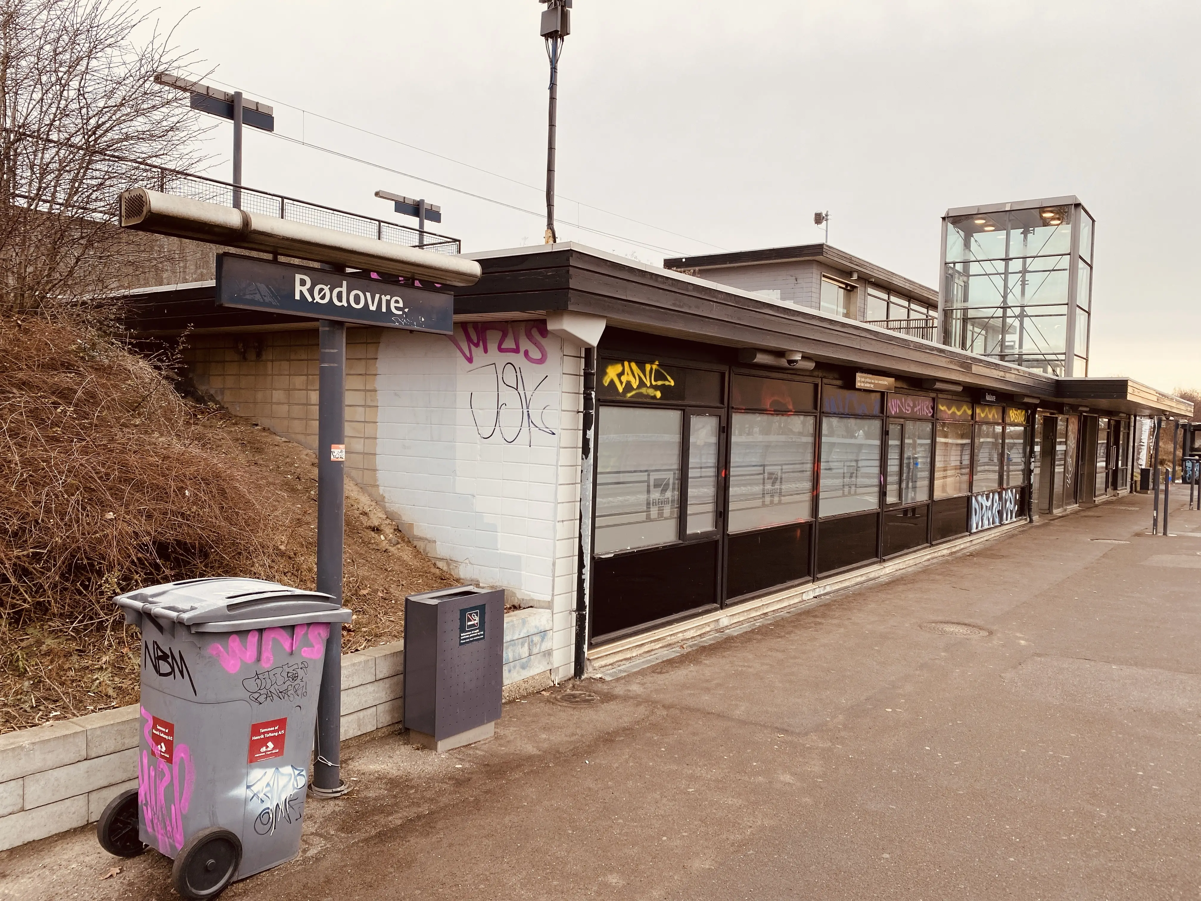 Billede af Rødovre S-togstrinbræt.