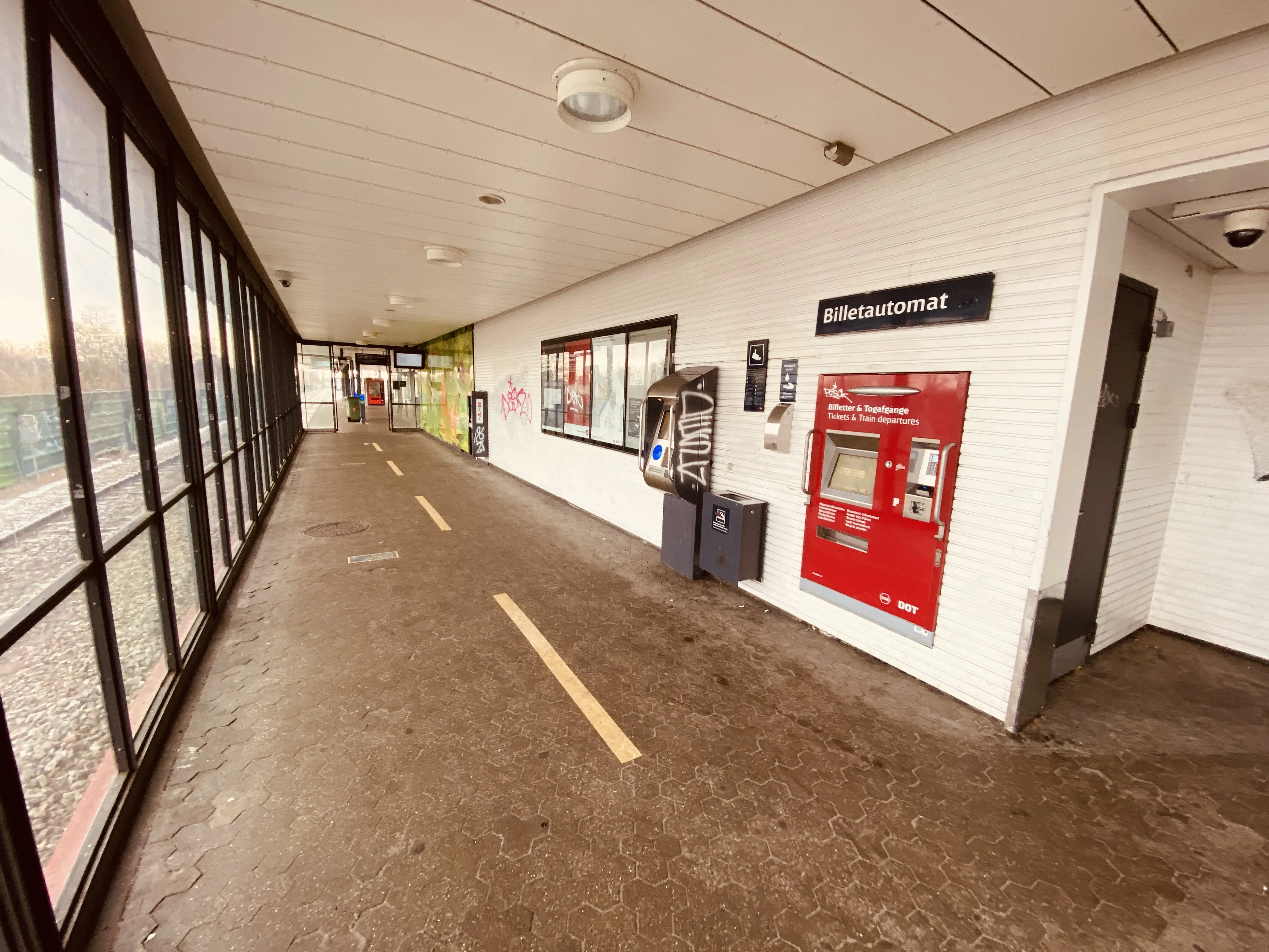 Billede af Hvidovre Nær S-togstrinbræt.