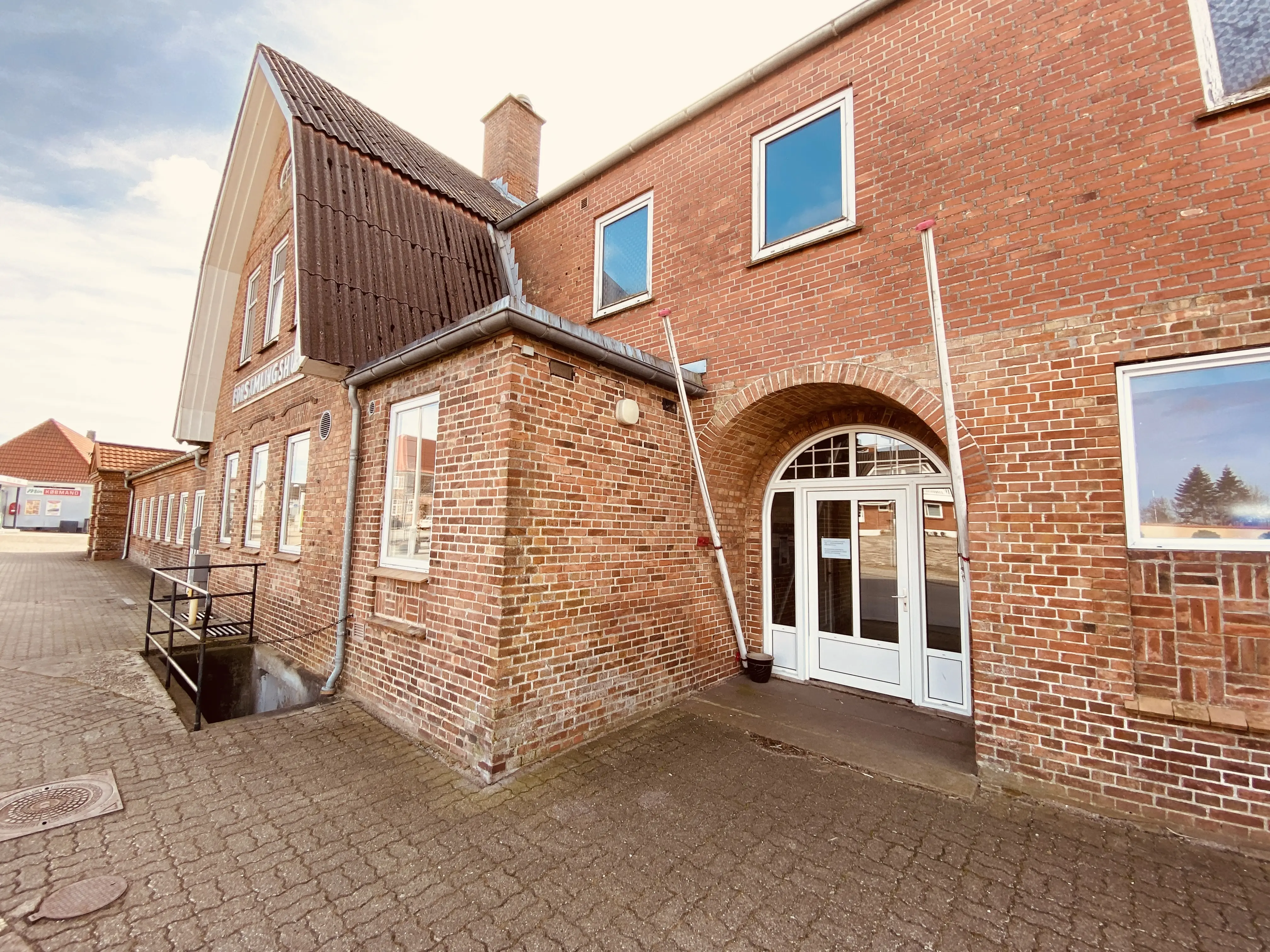 Billede af Arnum Station. Billede af Arnum Station.