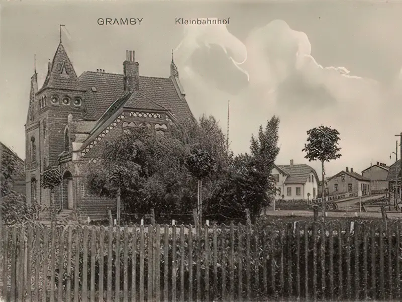 Billede af Gram (by) Banegård. Billede af Gram (by) Banegård.