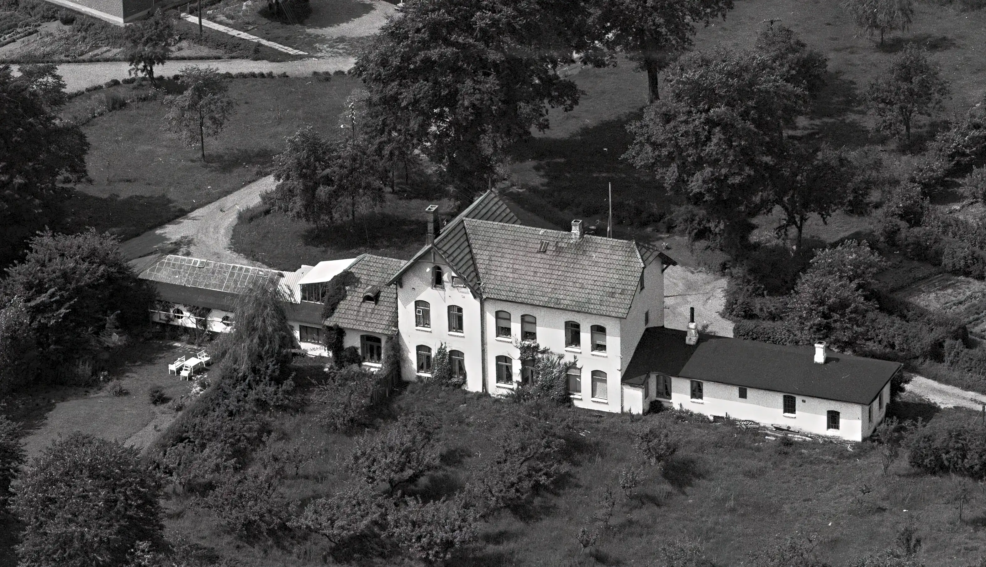 Billede af Sommersted Amtsbanegård. Billede af Sommersted Amtsbanegård.