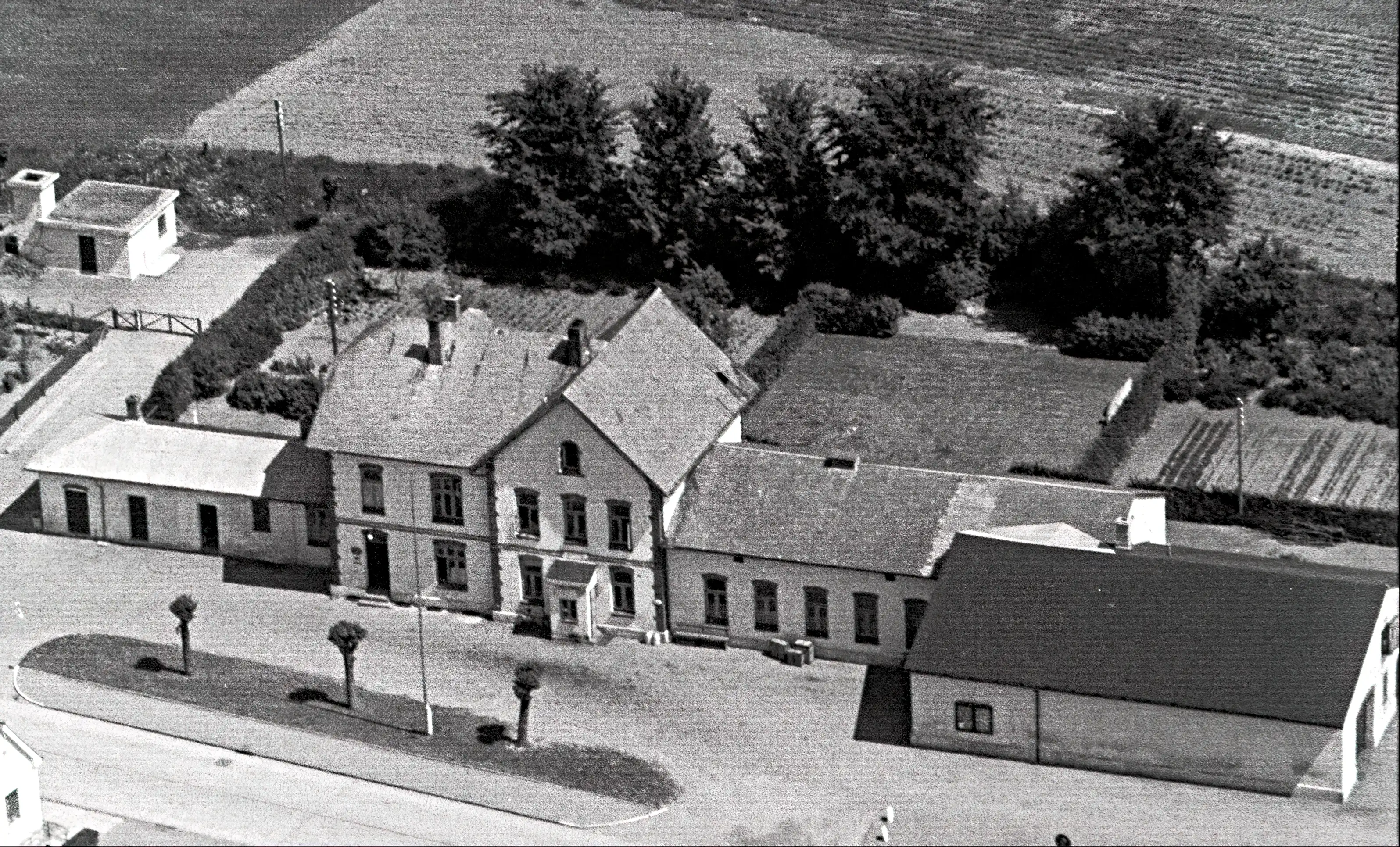 Billede af Skodborg Amtsbanegård. Billede af Skodborg Amtsbanegård.