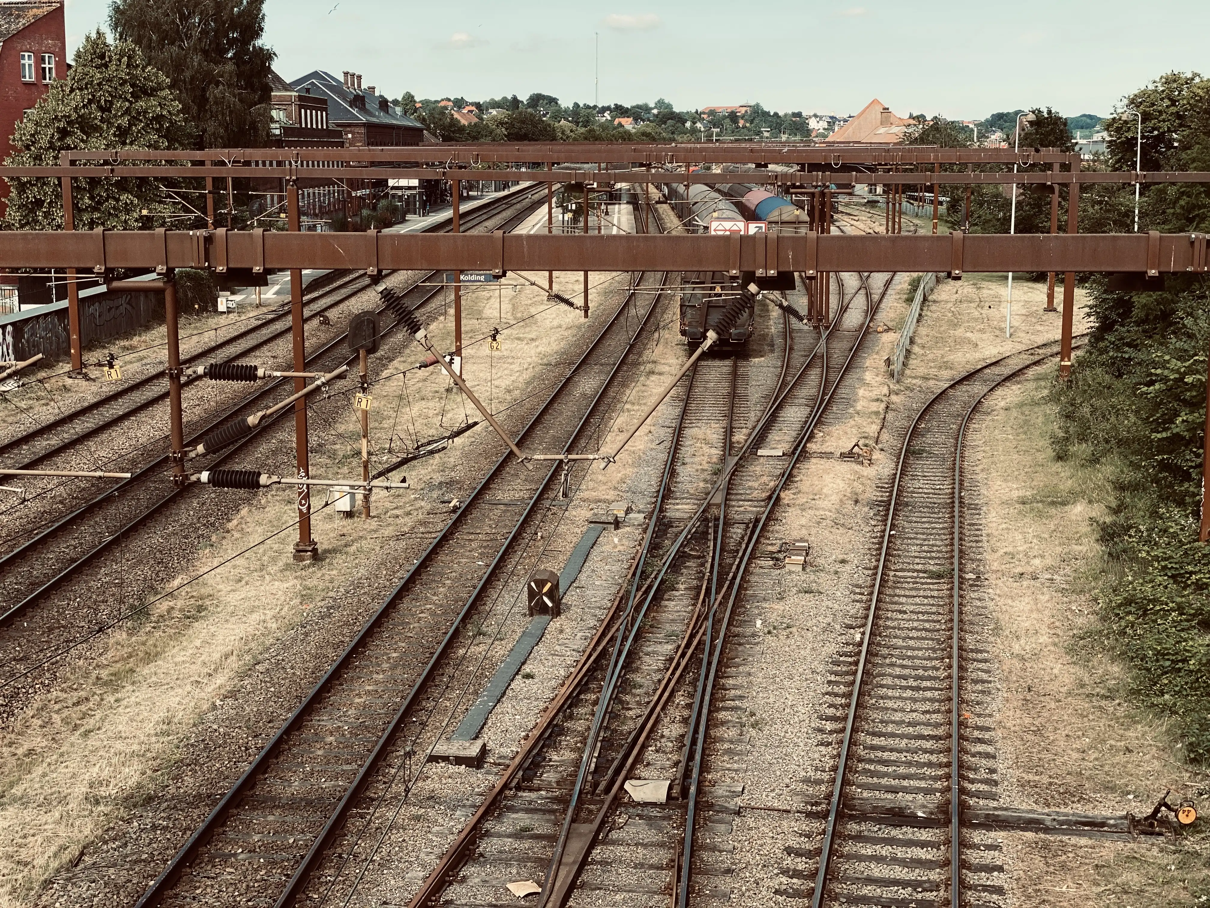 Billede af Kolding Banegårds ind og udkørsel. Billede af Kolding Banegårds ind og udkørsel.