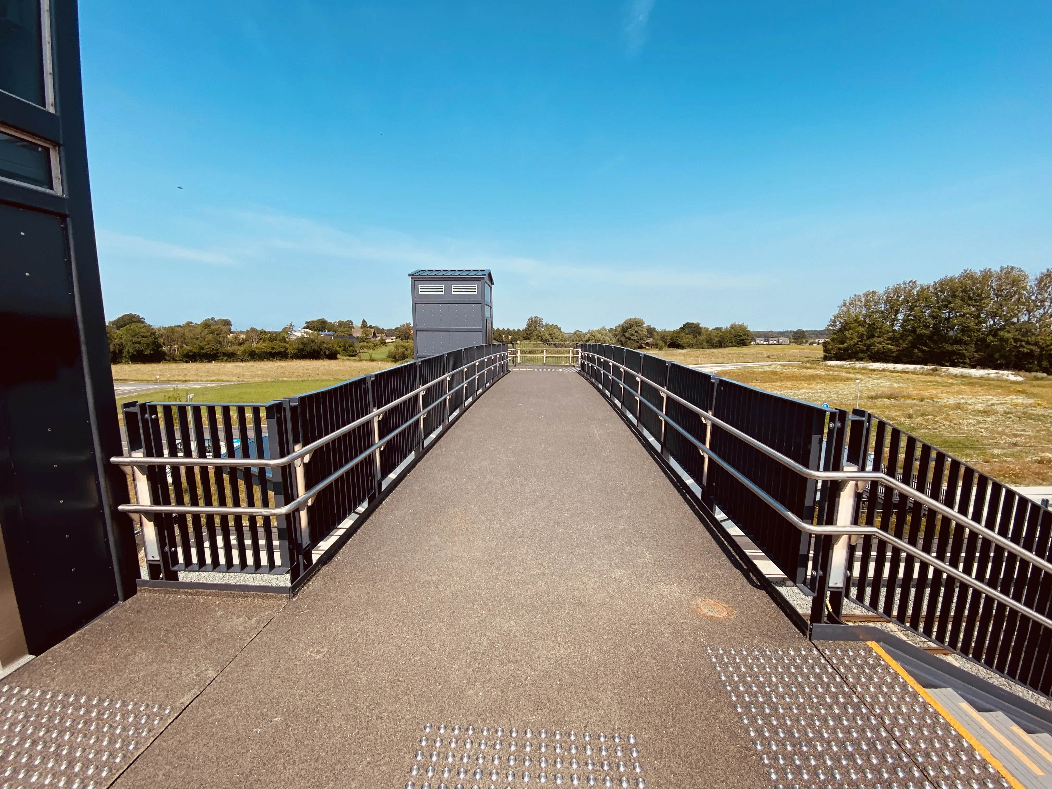 Billede af Vinge S-togstrinbræt. Billede af Vinge S-togstrinbræt.