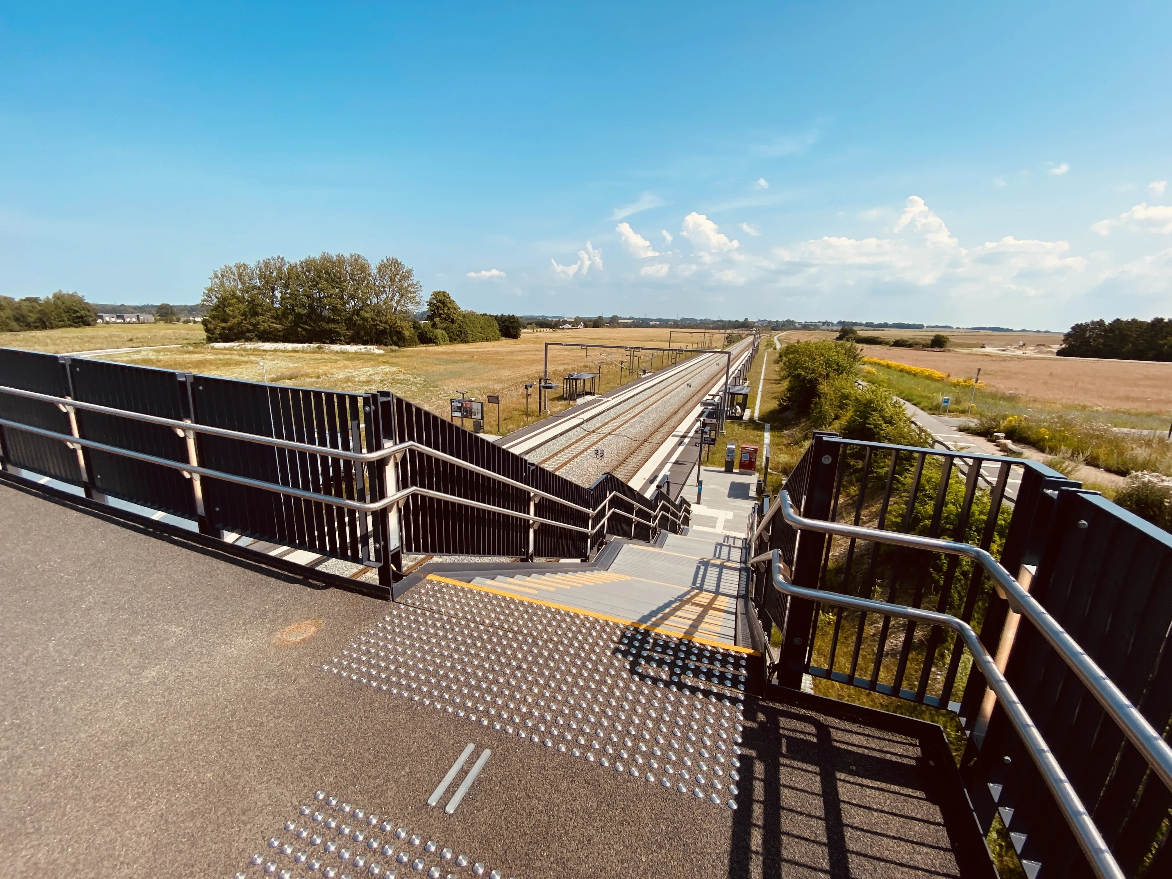 Billede af Vinge S-togstrinbræt. Billede af Vinge S-togstrinbræt.
