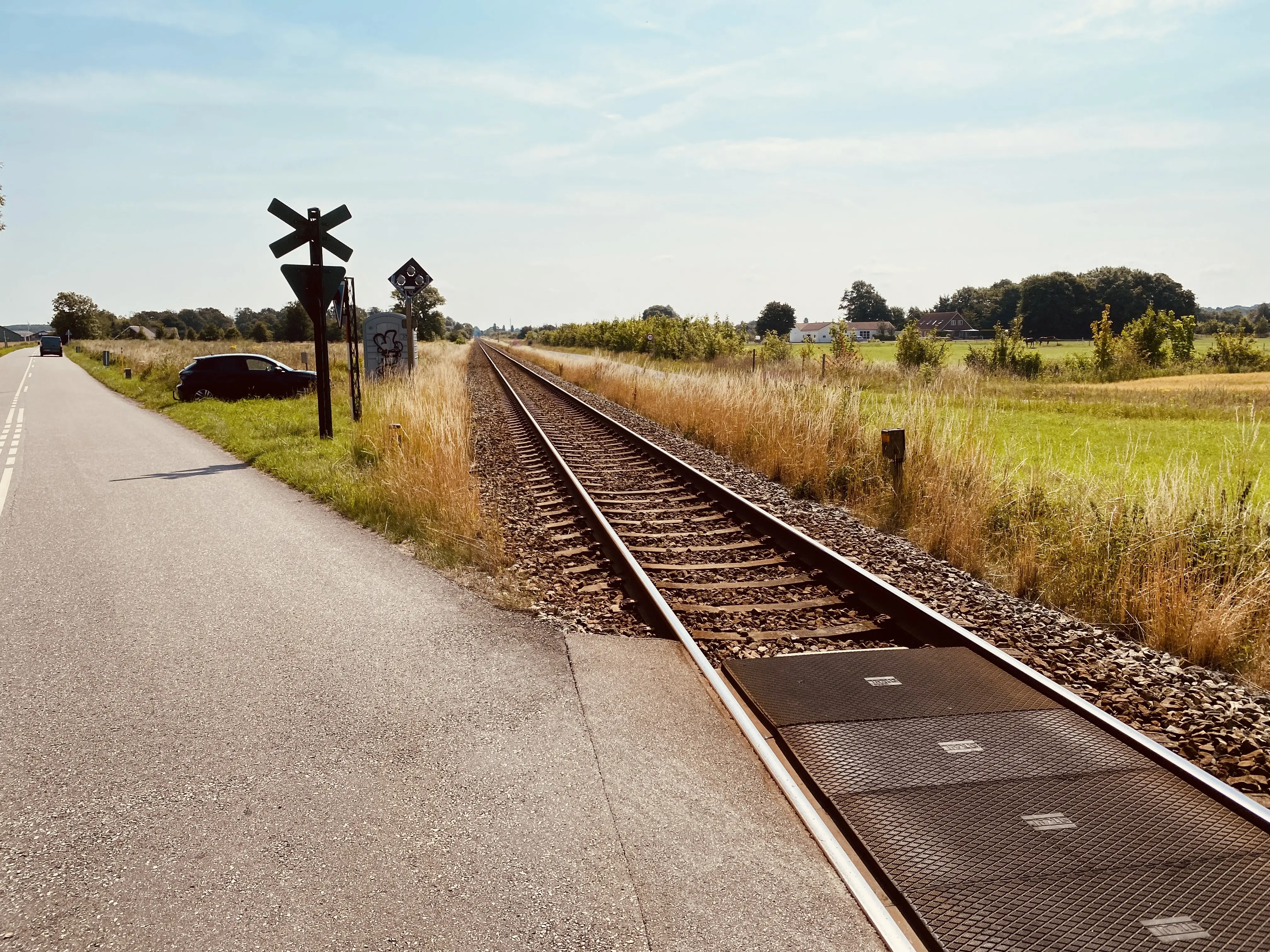 Billede af Strølille Trinbræt - Trinbræt er nedrevet, men Strølille Trinbræt har ligget her. Billede af Strølille Trinbræt - Trinbræt er nedrevet, men Strølille Trinbræt har ligget her.