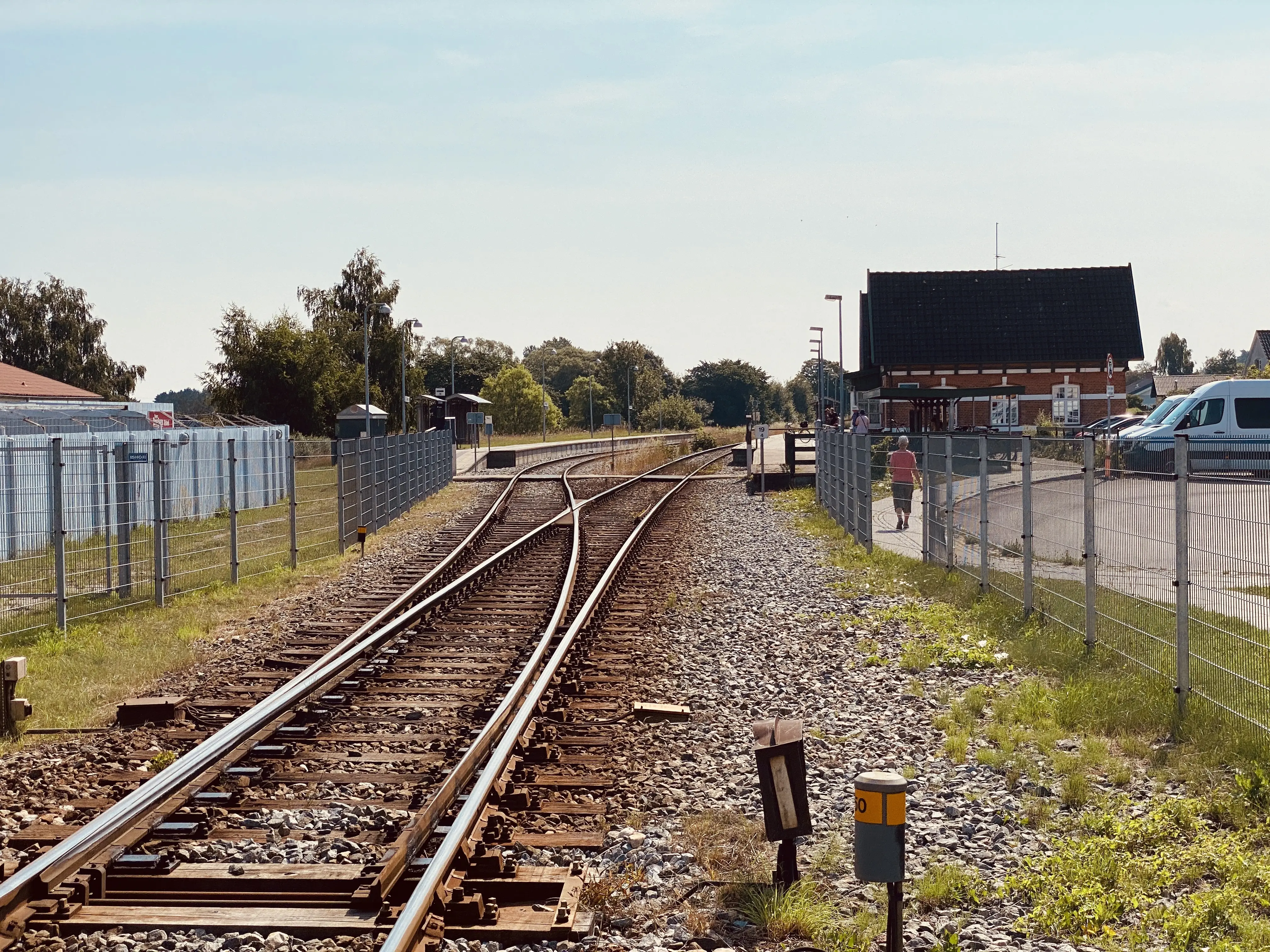 Billede af Ølsted Stations ind og udkørsel.