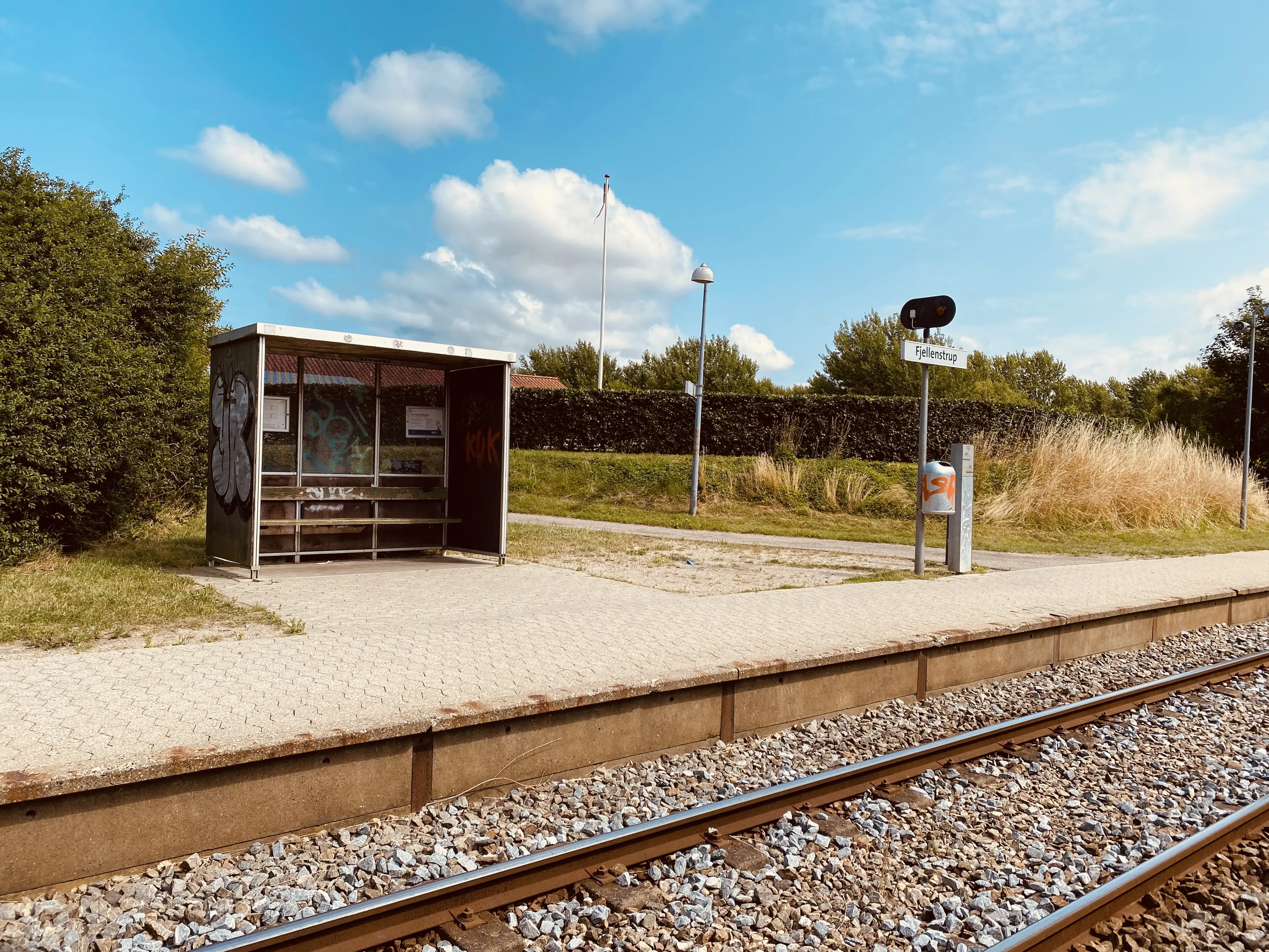 Billede af Fjellenstrup Trinbræt. Billede af Fjellenstrup Trinbræt.