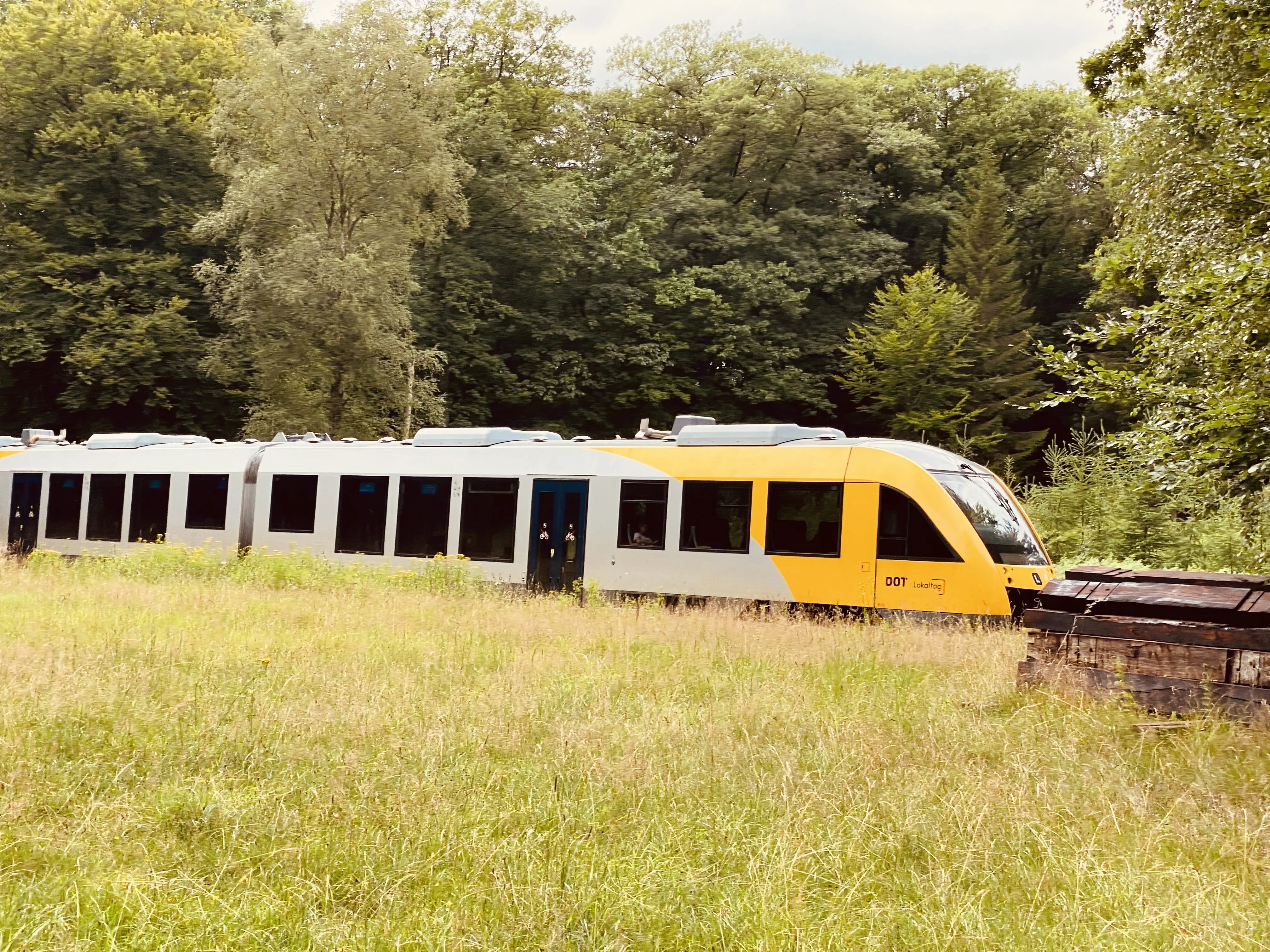 Billede af LT 118-218, tidligere LB 118-218 fotograferet ud for Storkevad Trinbræt med Sidespor. Billede af LT 118-218, tidligere LB 118-218 fotograferet ud for Storkevad Trinbræt med Sidespor.