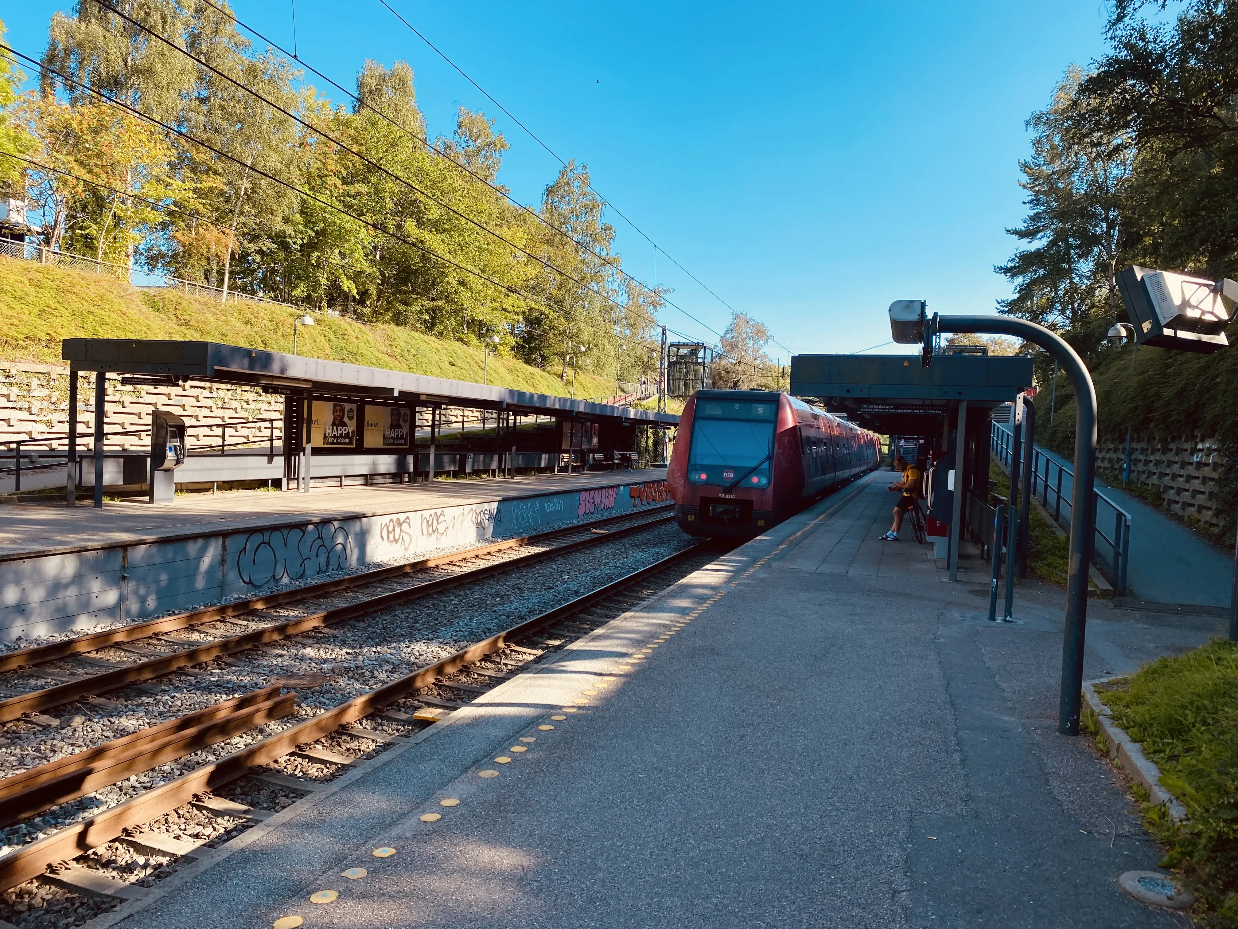 Billede af Emdrup S-togstrinbræt. Billede af Emdrup S-togstrinbræt.