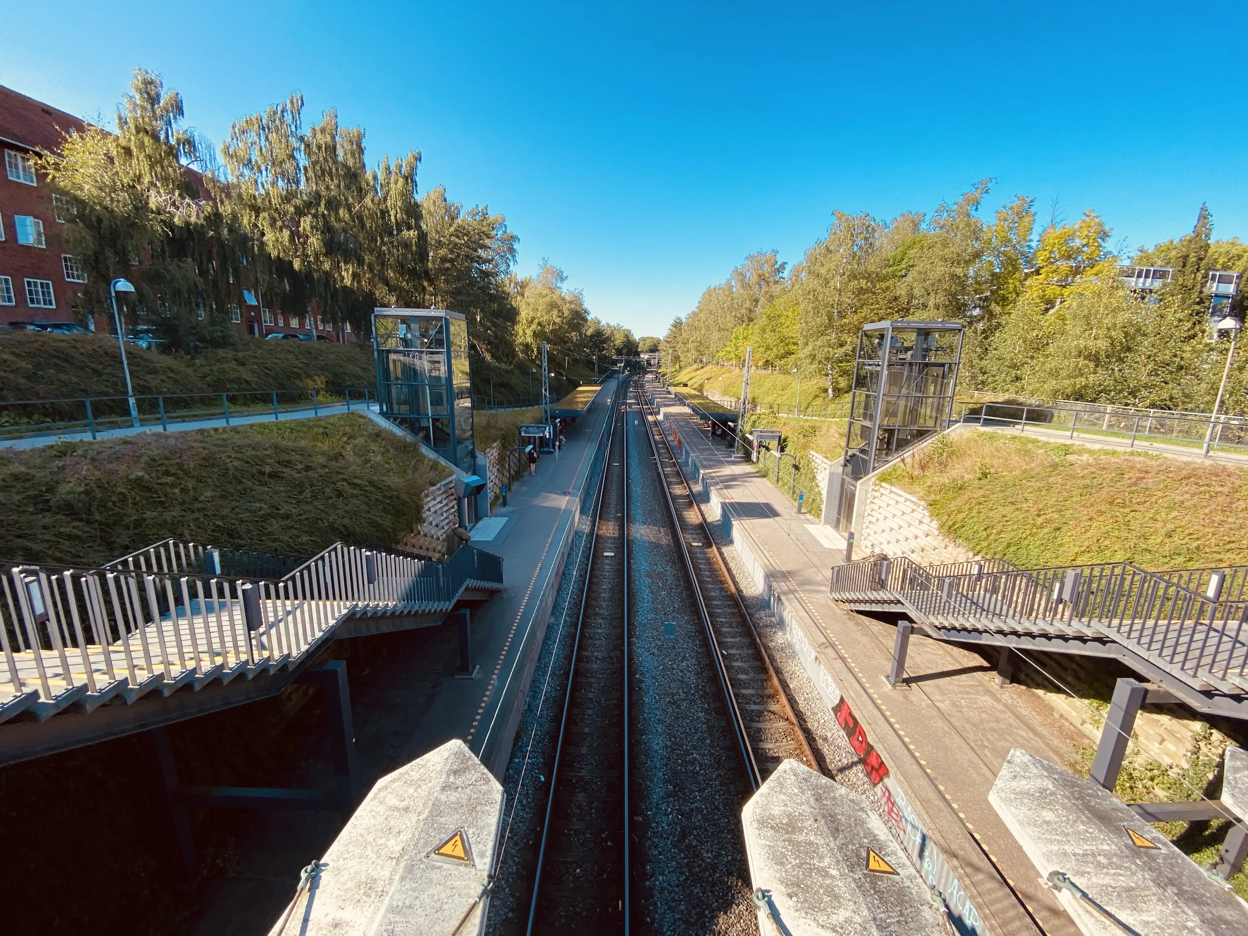 Billede af Emdrup S-togstrinbræt. Billede af Emdrup S-togstrinbræt.