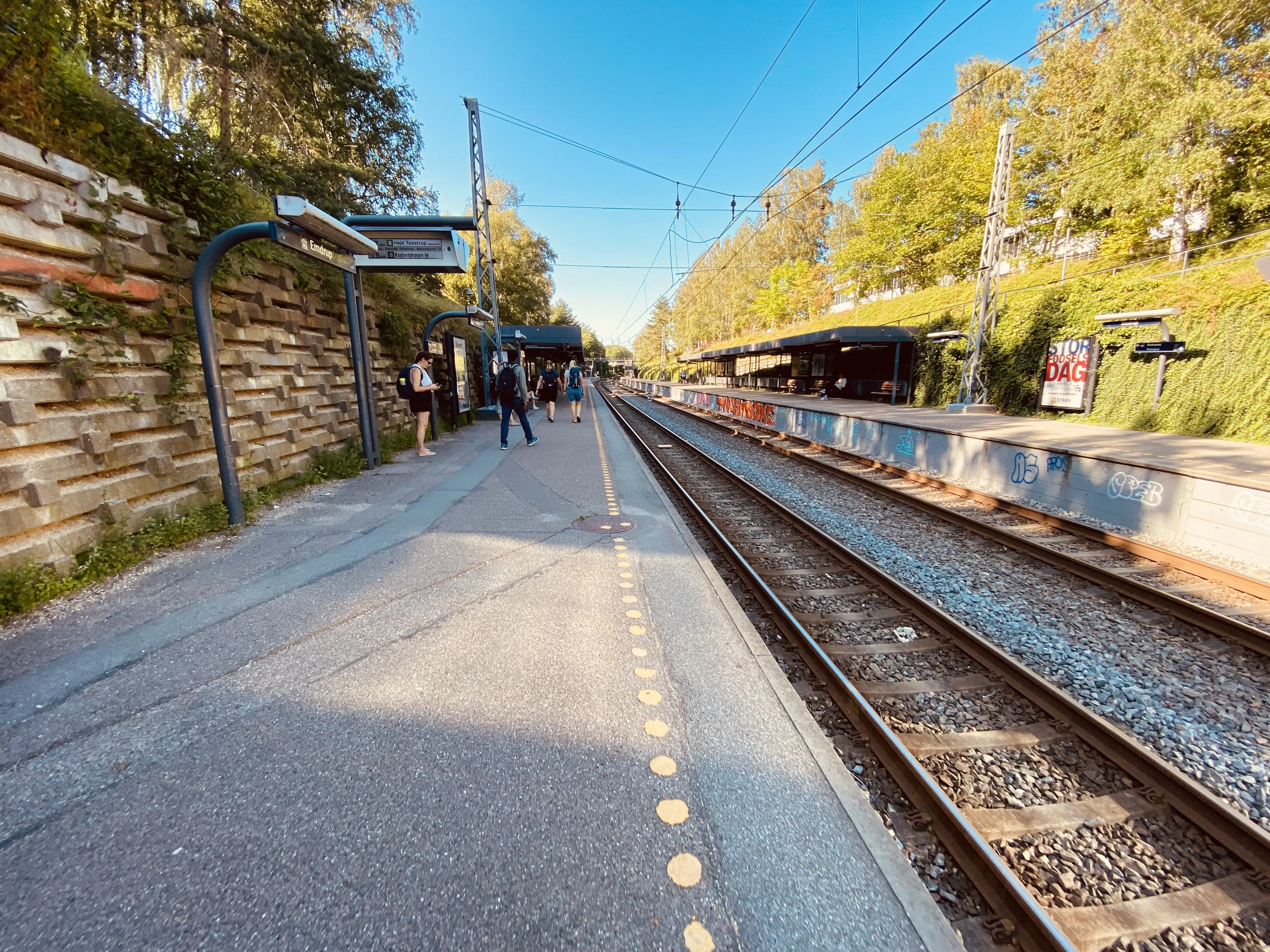 Billede af Emdrup S-togstrinbræt. Billede af Emdrup S-togstrinbræt.