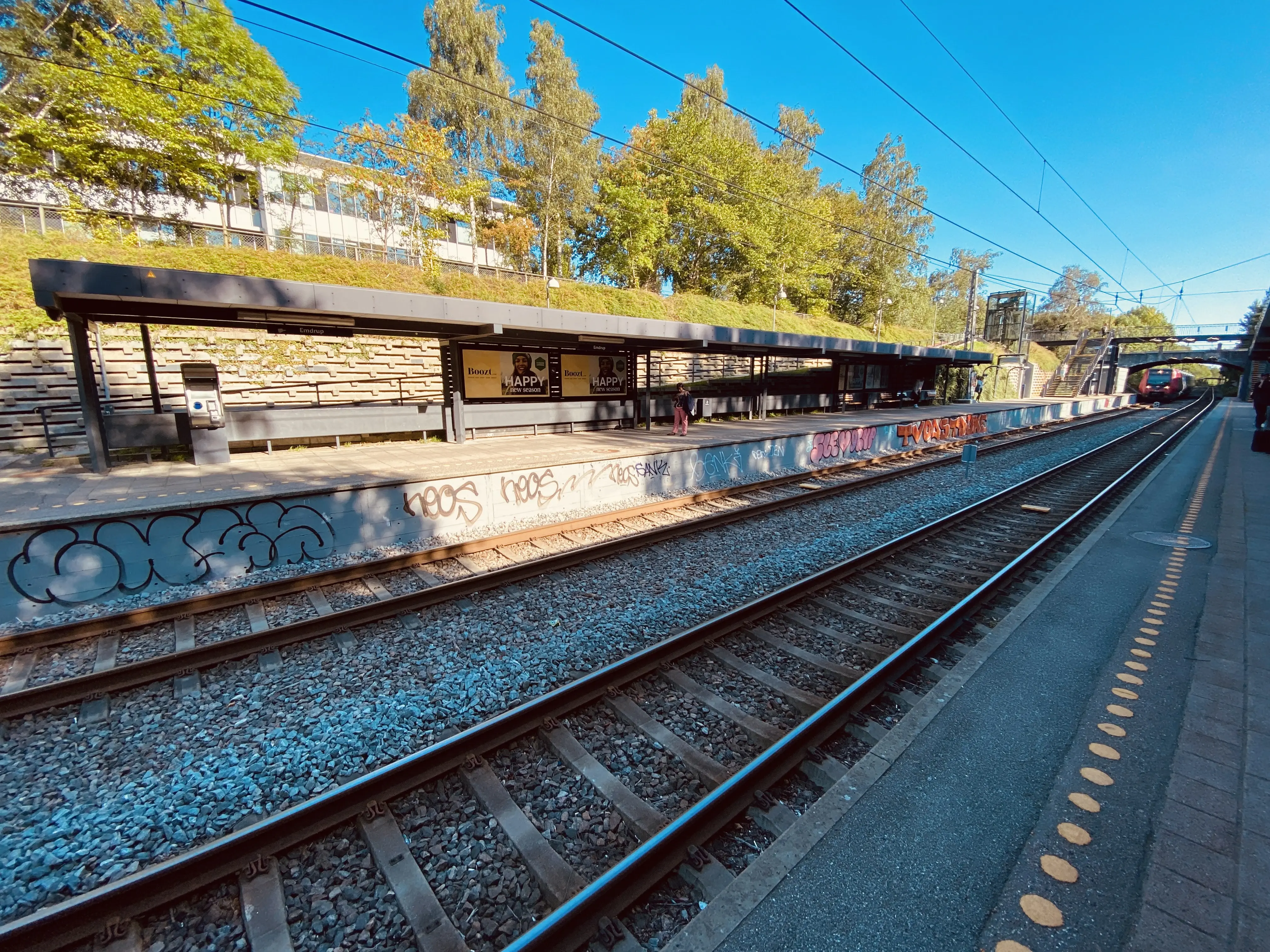 Billede af Emdrup S-togstrinbræt. Billede af Emdrup S-togstrinbræt.
