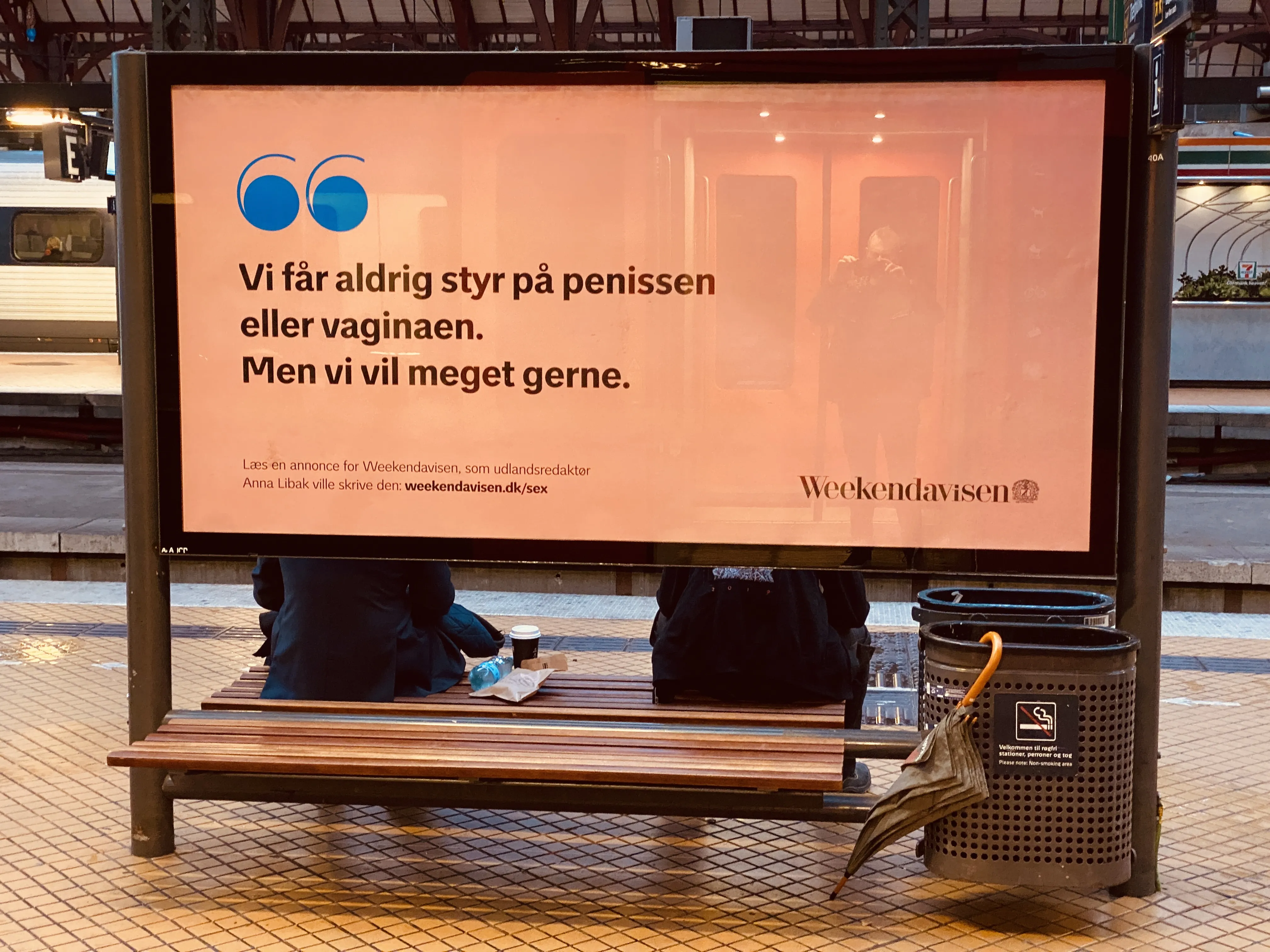 Billede af reklameskilt på København Hovedbanegård. Billede af reklameskilt på København Hovedbanegård.