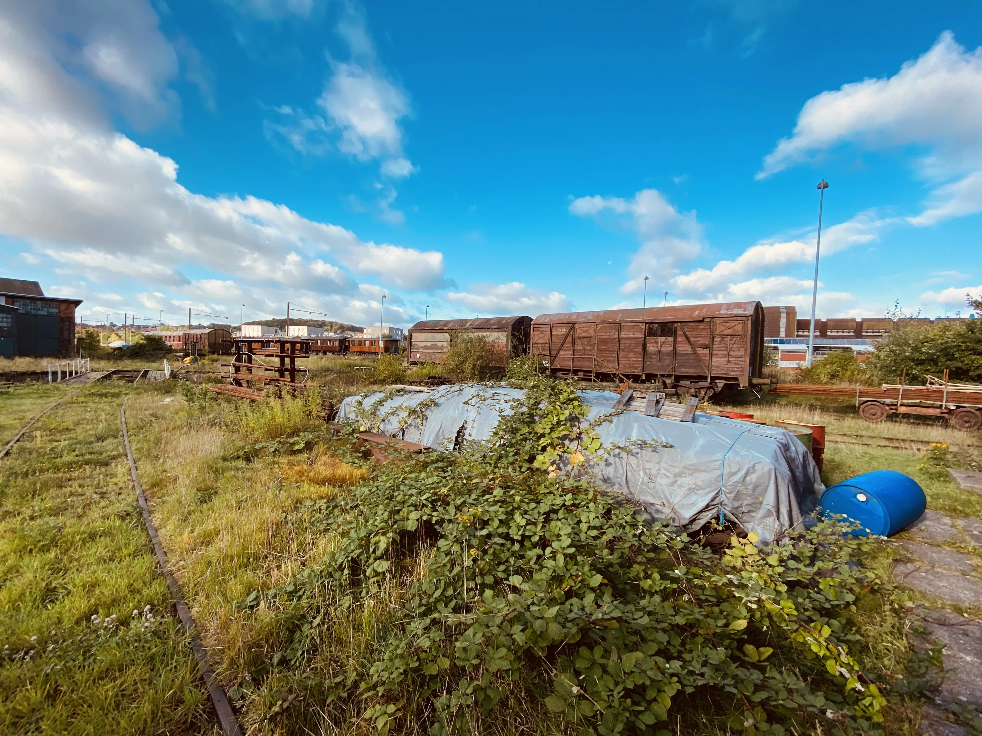 Billede af Aalborg Privatbane Godsbanegårds remiseområde. Billede af Aalborg Privatbane Godsbanegårds remiseområde.