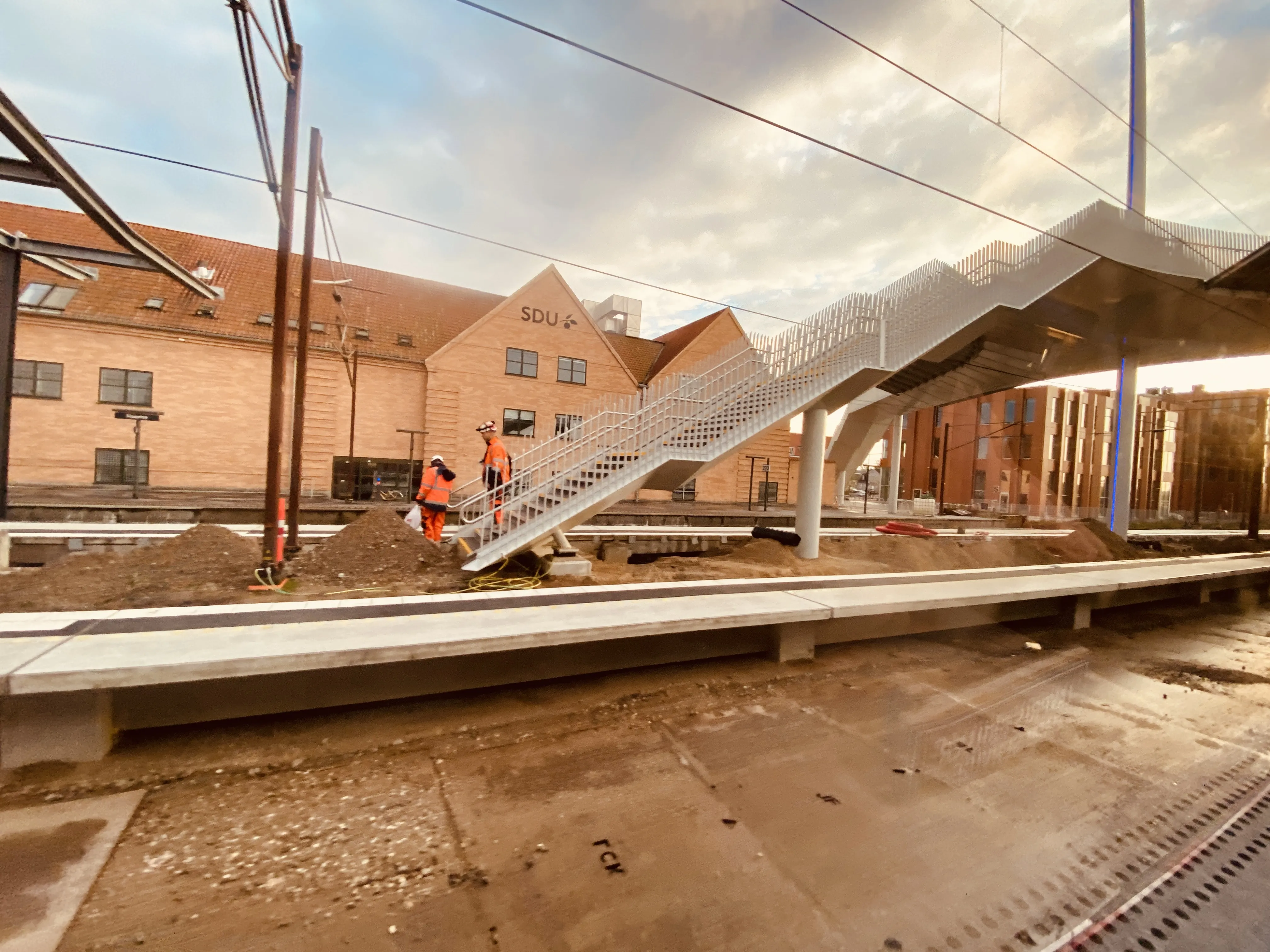 Billede af etableringen af den nye gangbro ved Slagelse Station.