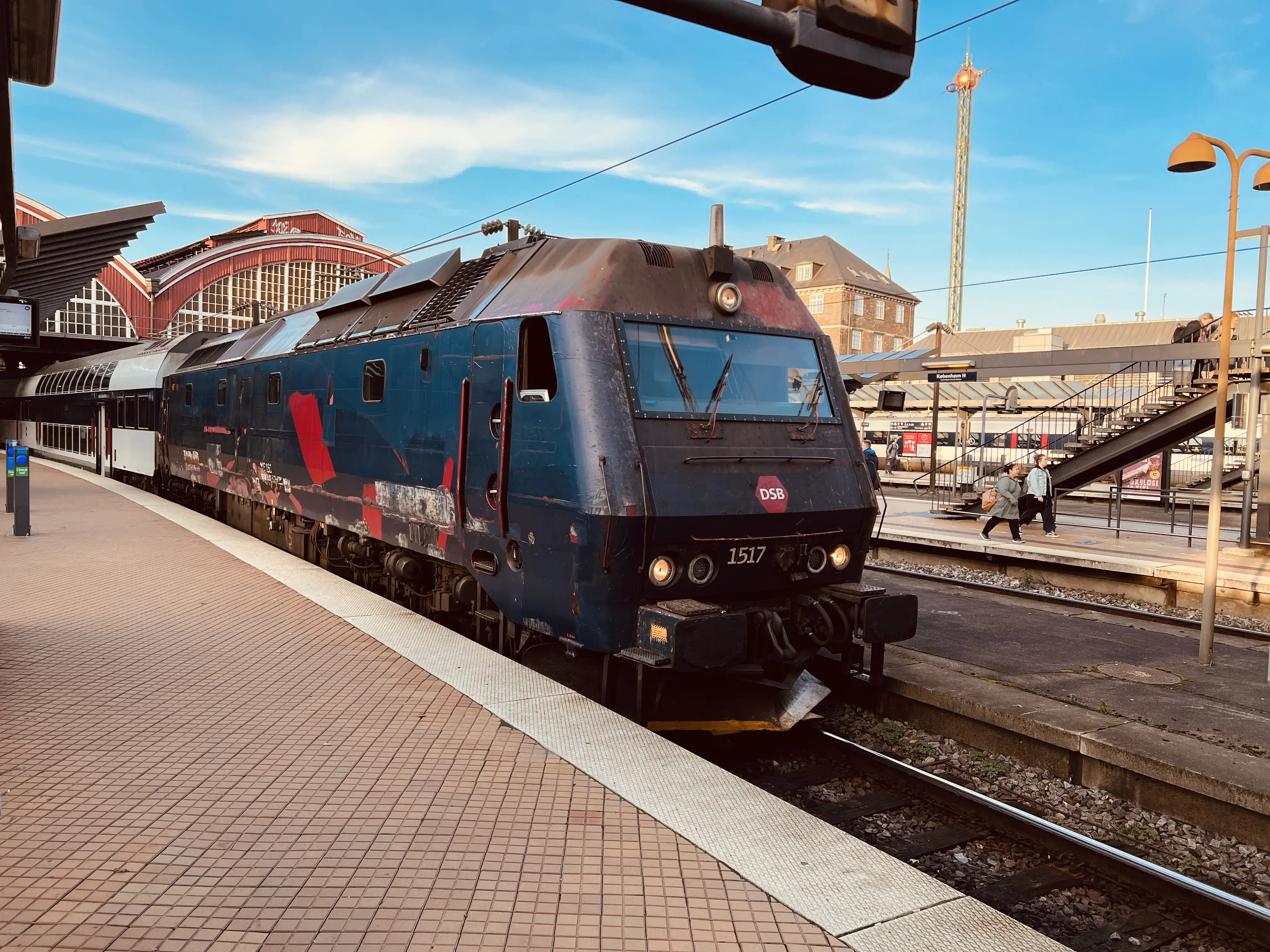 Billede af ME1517 ud for København Hovedbanegård. Billede af ME1517 ud for København Hovedbanegård.