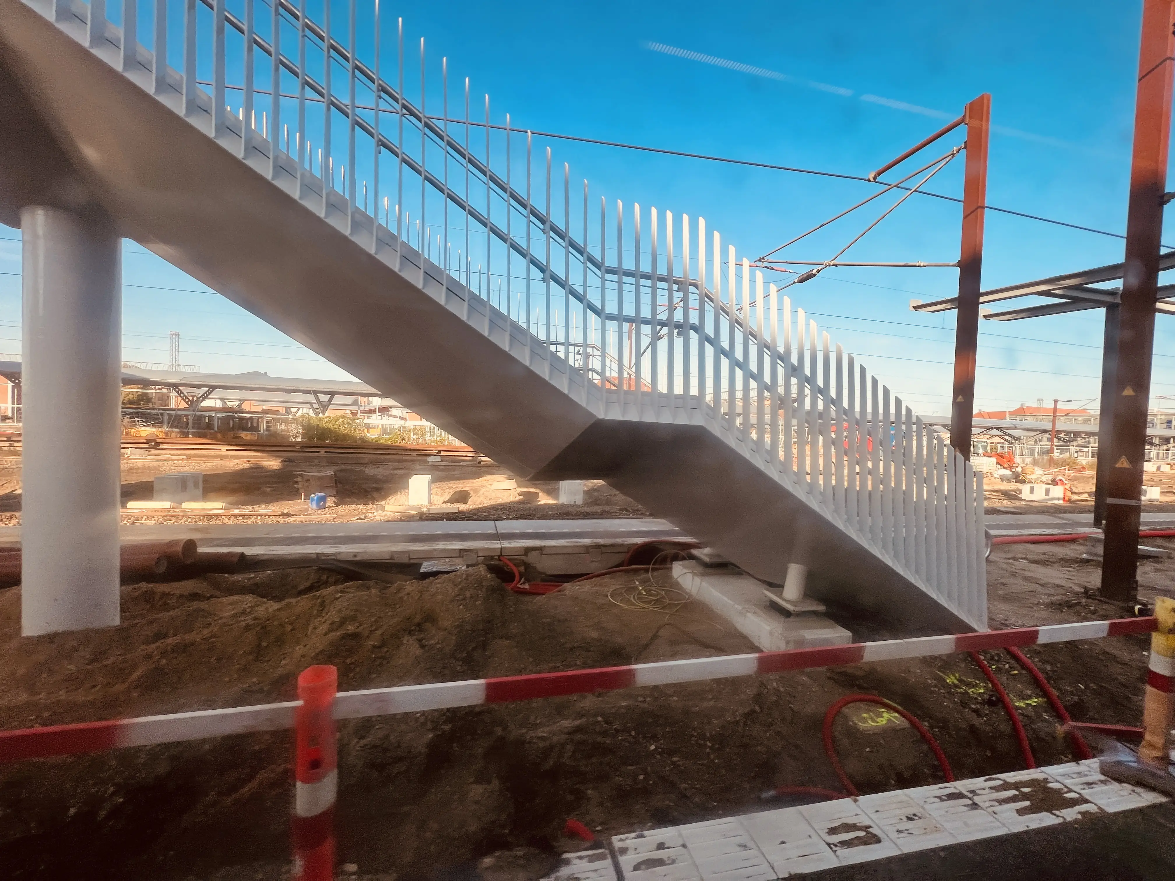 Billede af etableringen af den nye gangbro ved Slagelse Station.